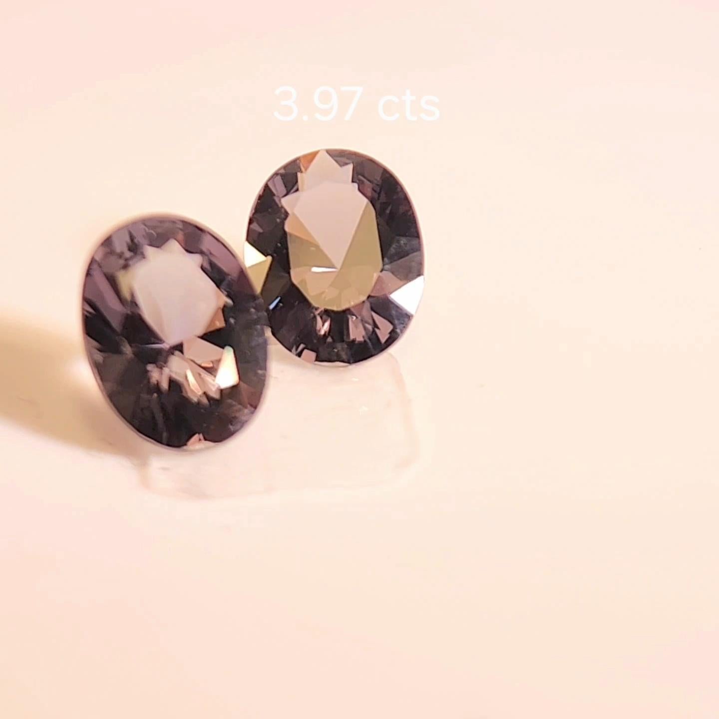 PAIO DI SPINEL DIVERSI DI COLORE 3,97 carati. in vendita 12