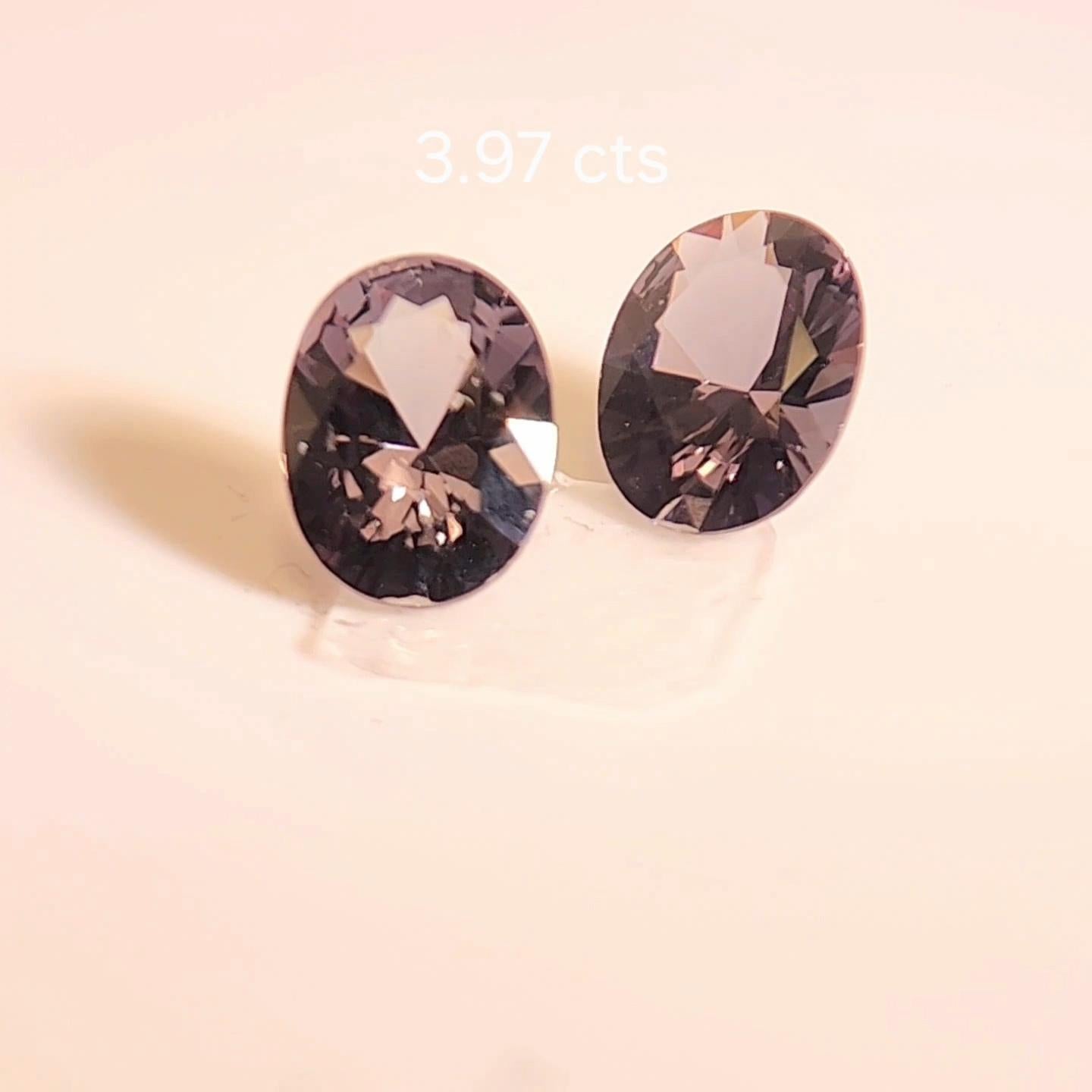 PAIO DI SPINEL DIVERSI DI COLORE 3,97 carati. in vendita 14