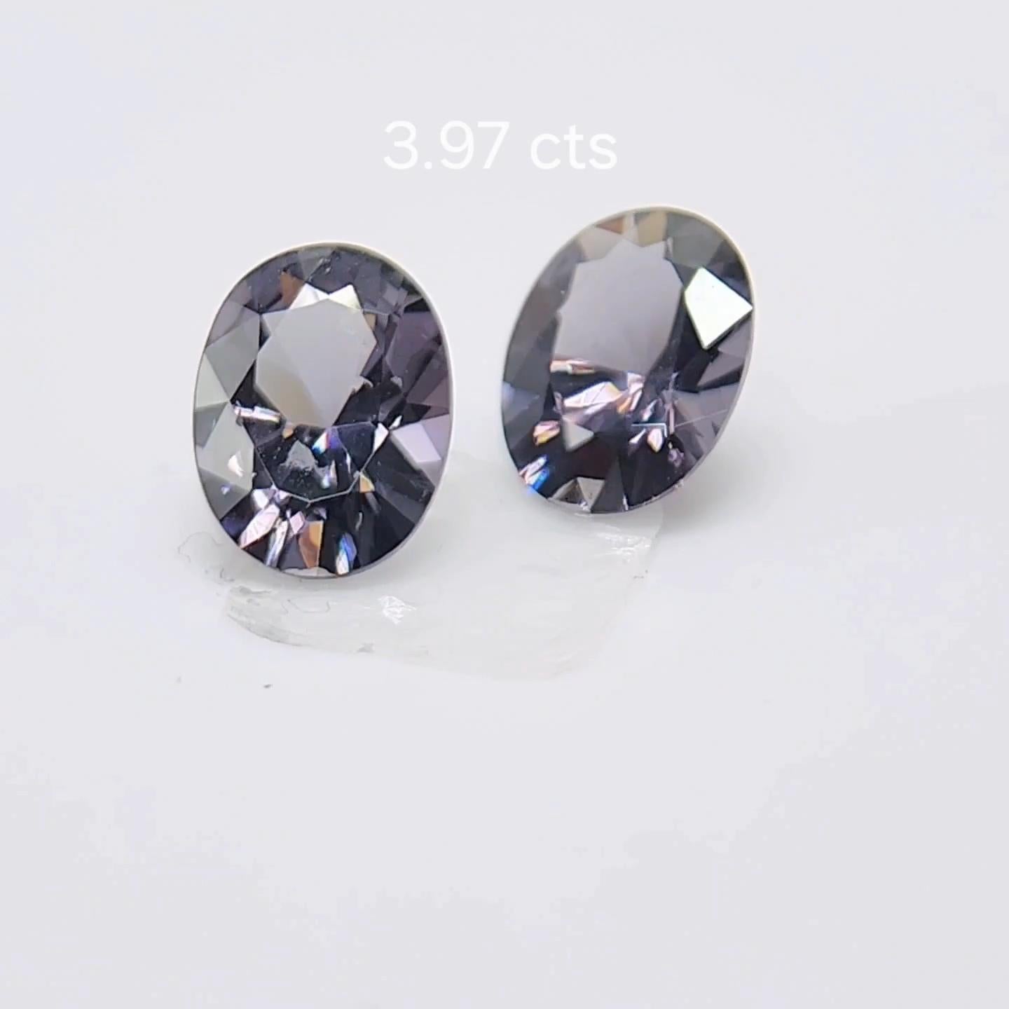 PAIO DI SPINEL DIVERSI DI COLORE 3,97 carati. in vendita 3