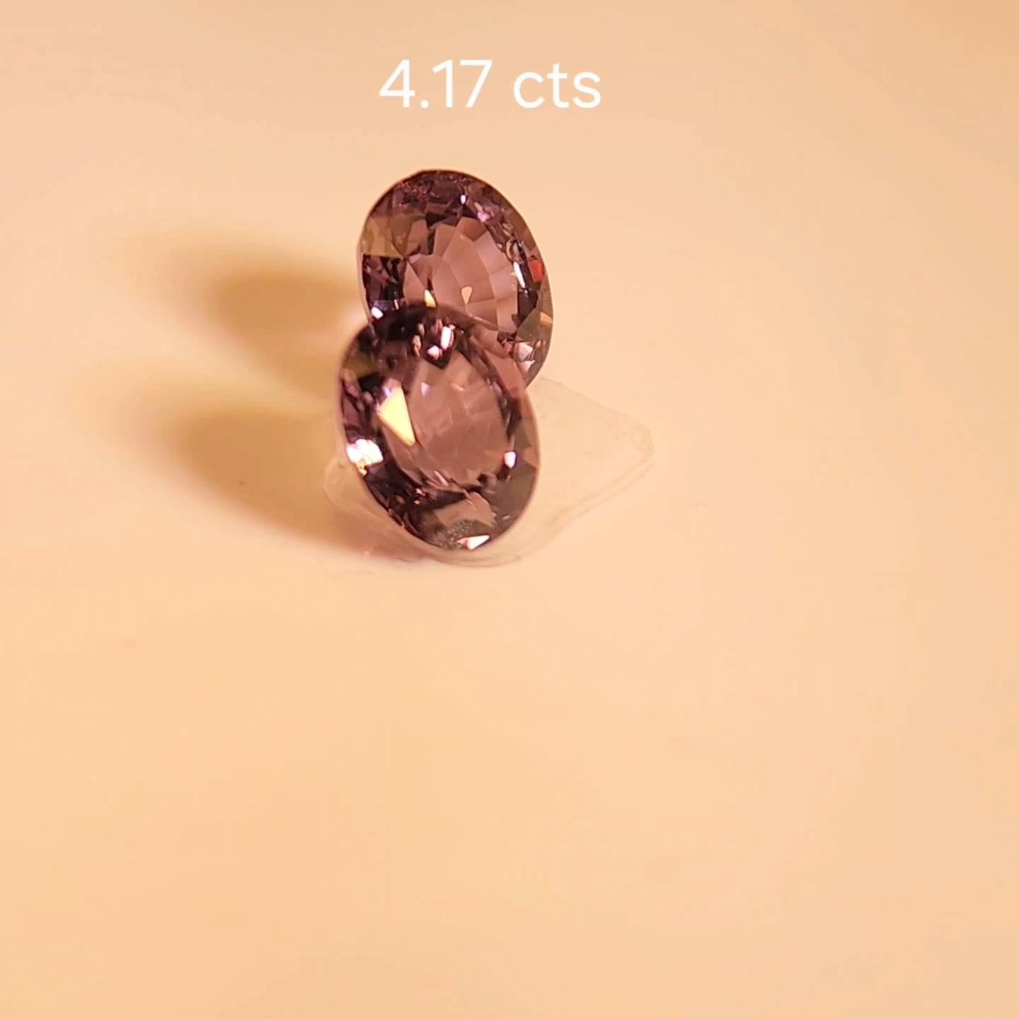 PAIO DI SPINEL DIVERSI DI COLORE 4.17 carati. in vendita 9