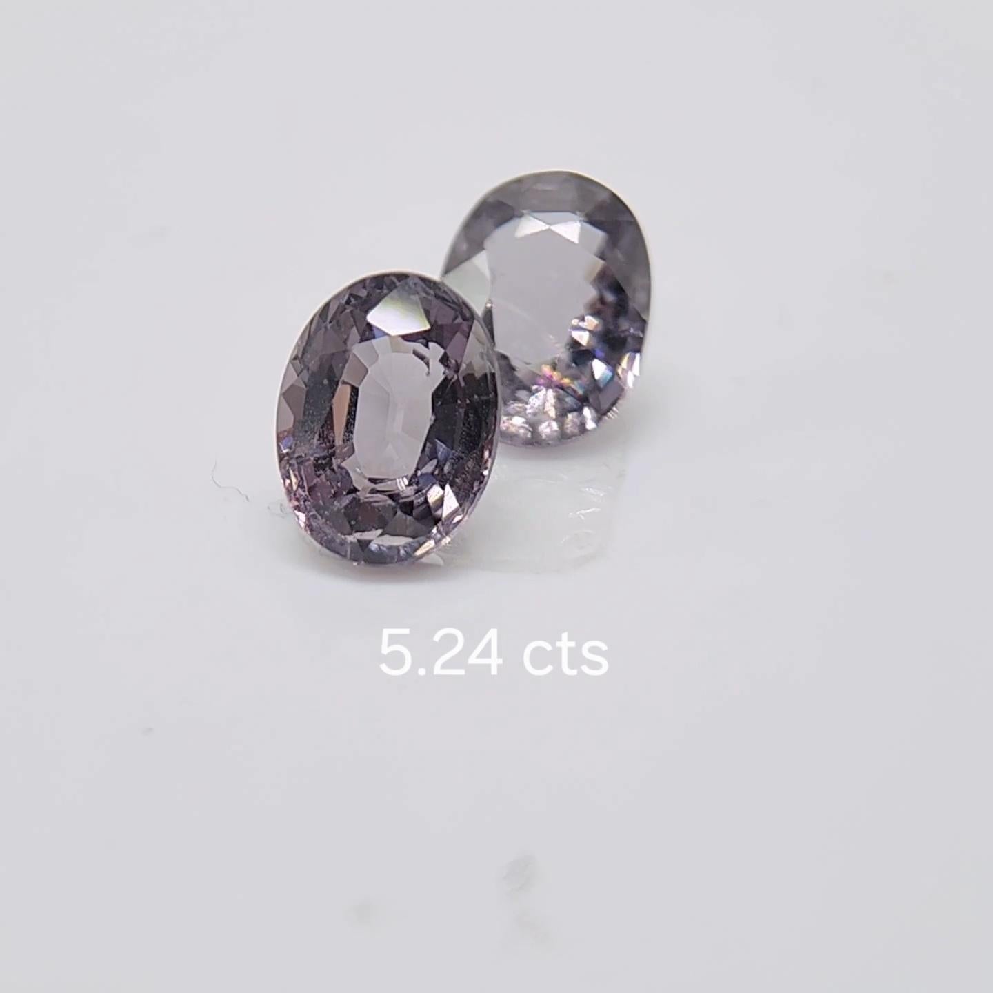 PAIO DI SPINEL DIVERSI DI COLORE 5.24 carati. in vendita 5