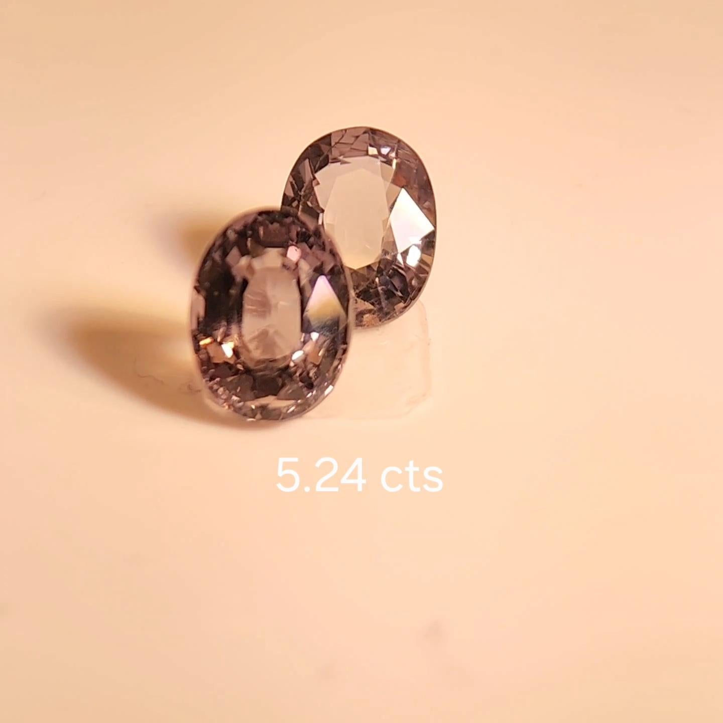 PAIO DI SPINEL DIVERSI DI COLORE 5.24 carati. in vendita 6