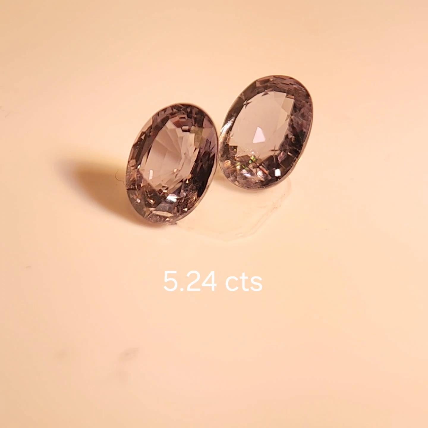 PAIO DI SPINEL DIVERSI DI COLORE 5.24 carati. in vendita 12