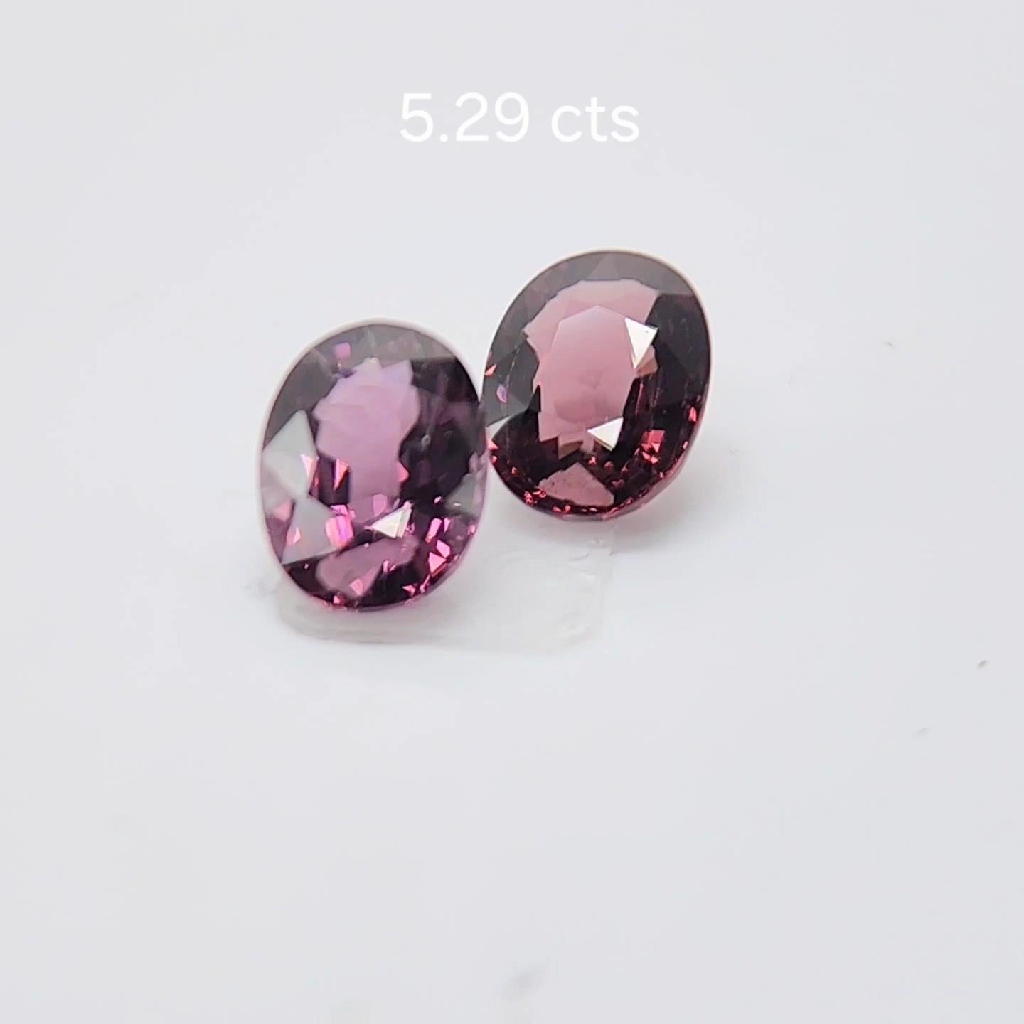PAIO DI SPINEL DIVERSI DI COLORE 5.29 carati. in vendita 5