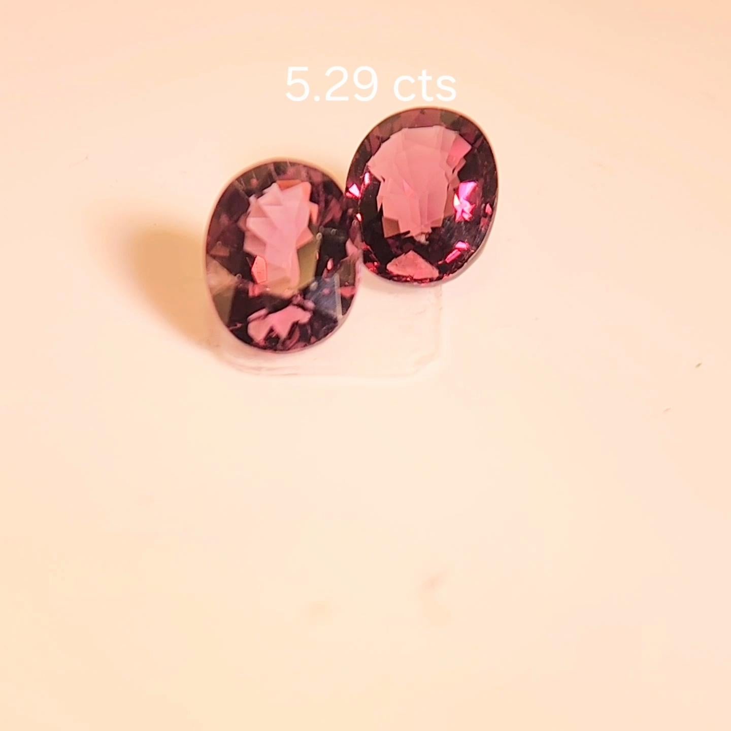 PAIO DI SPINEL DIVERSI DI COLORE 5.29 carati. in vendita 7
