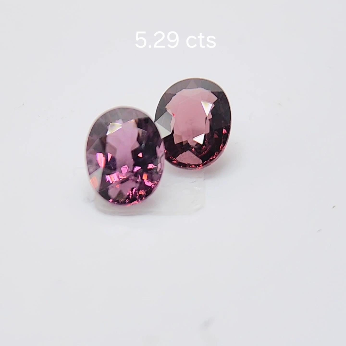 PAIO DI SPINEL DIVERSI DI COLORE 5.29 carati. In condizioni Nuovo in vendita a Brooklyn, NY