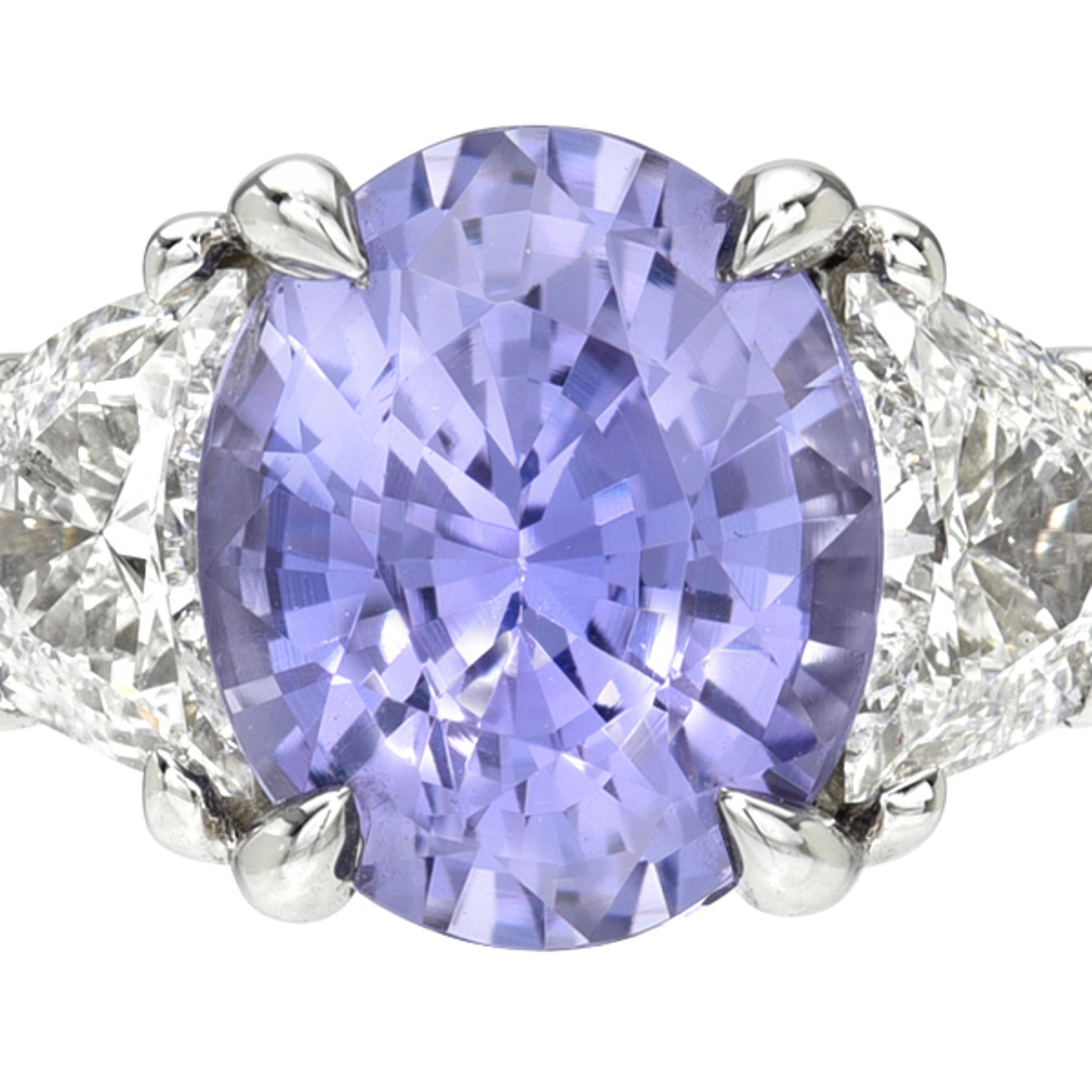 Anello a tre pietre in platino con zaffiro di Ceylon che cambia colore - Anello raro GIA In condizioni Nuovo in vendita a Beverly Hills, CA