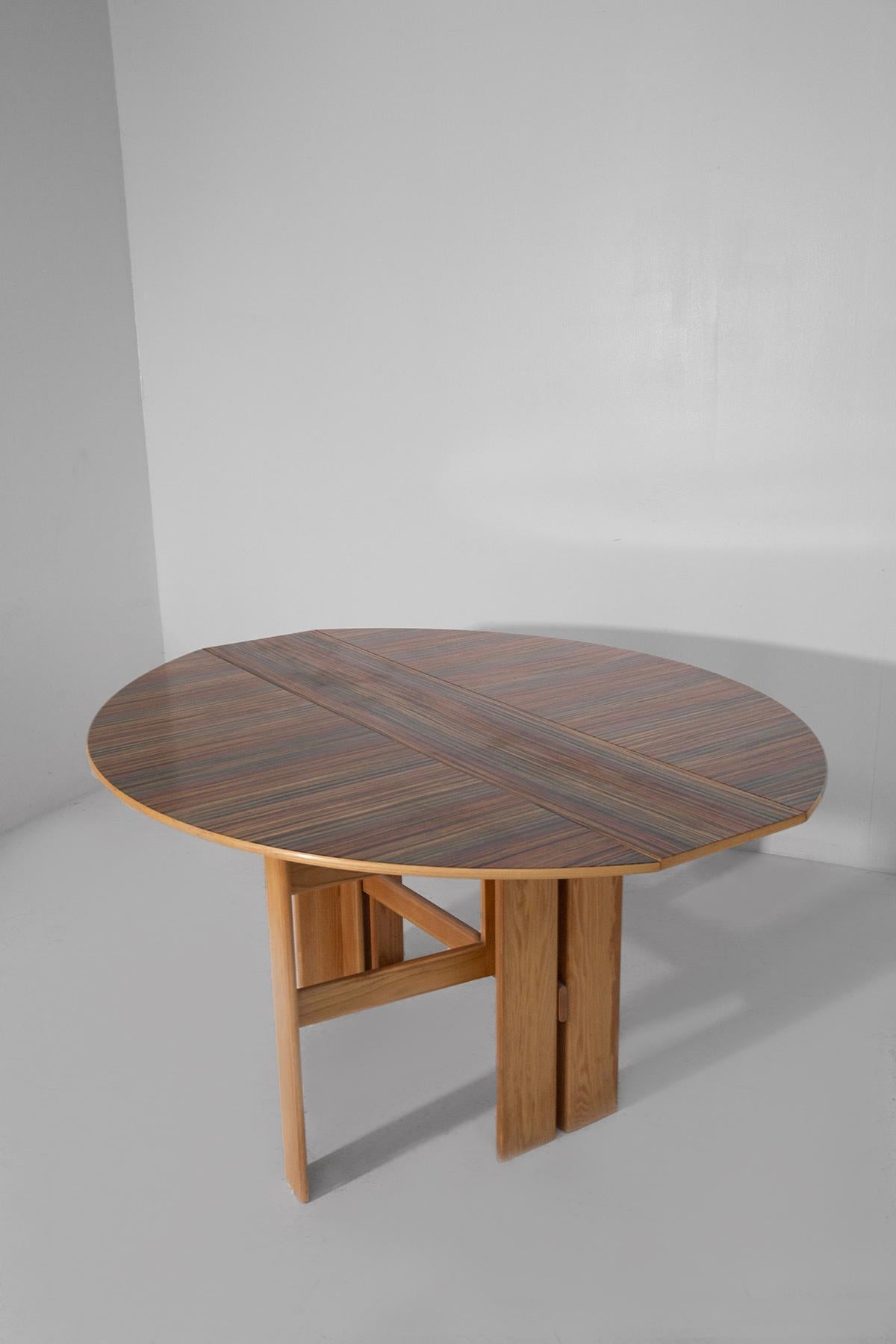 1980s Console Table Attributed to Kazuhide Takahama for Simon Gavina
A Transformable Masterpiece of Clean Design and Functional Elegance
Discover the refined essence of 1980s design with this elegant console table attributed to renowned Japanese