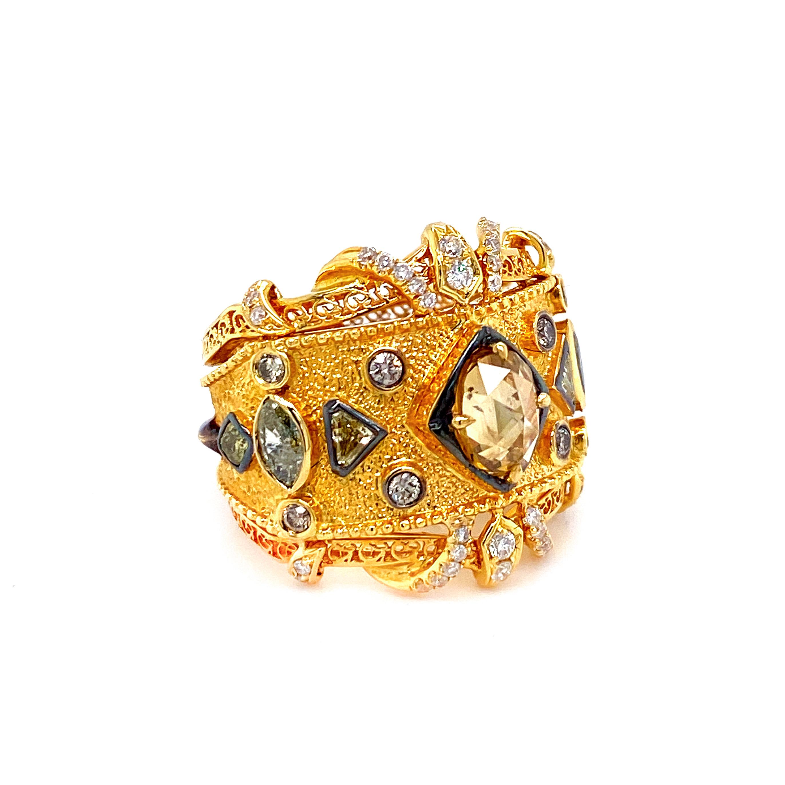 Color Diamond Baroque Design Statement Ring in 18 Karat Yellow Gold In New Condition For Sale In Hong Kong, HK
