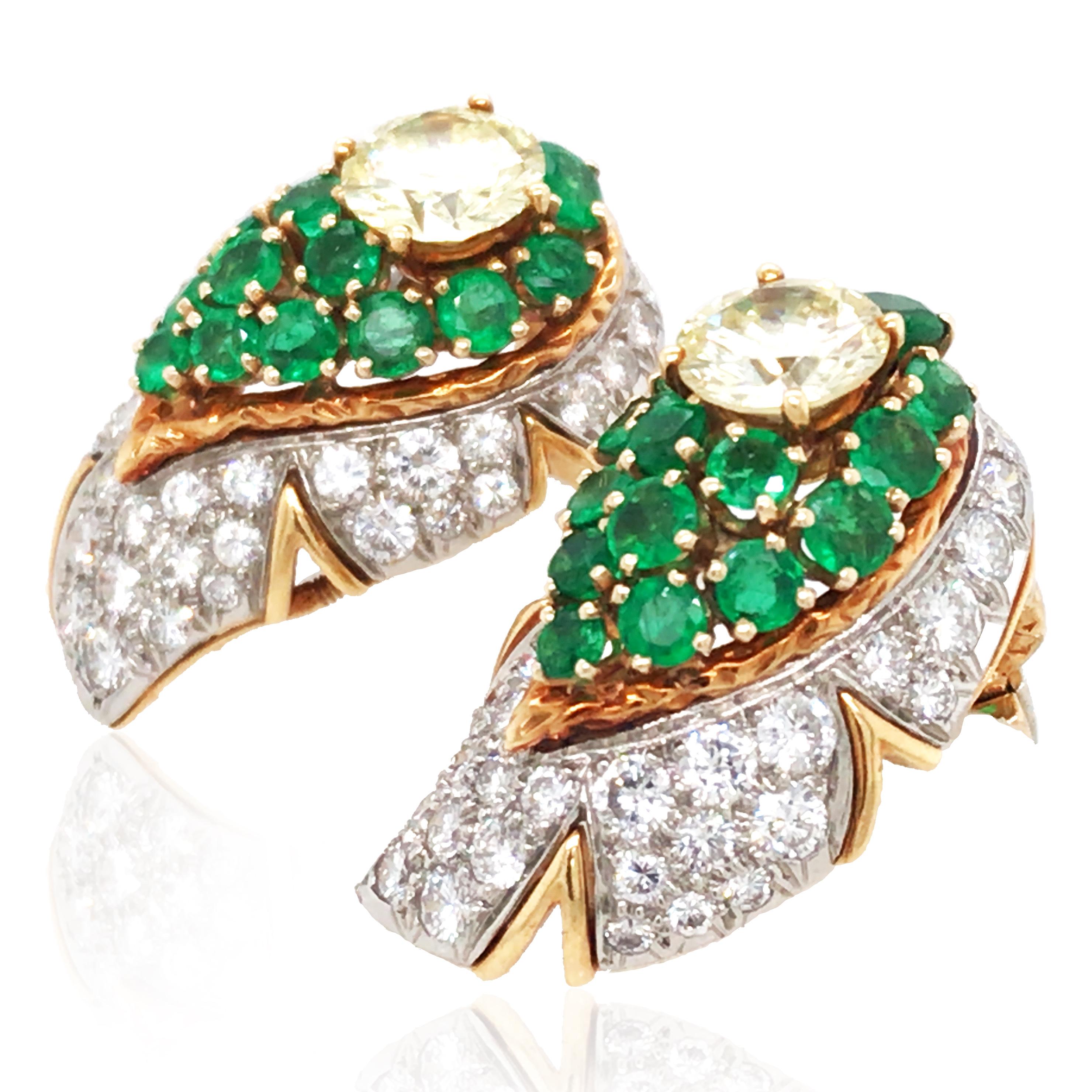 These earrings resemble a pair of fluttering leaves, exuding both fashion and sophistication. The center features diamonds weighing approximately 1.27ct and 1.09ct, with an additional 1.9ct of diamonds cleverly arranged to create dazzling