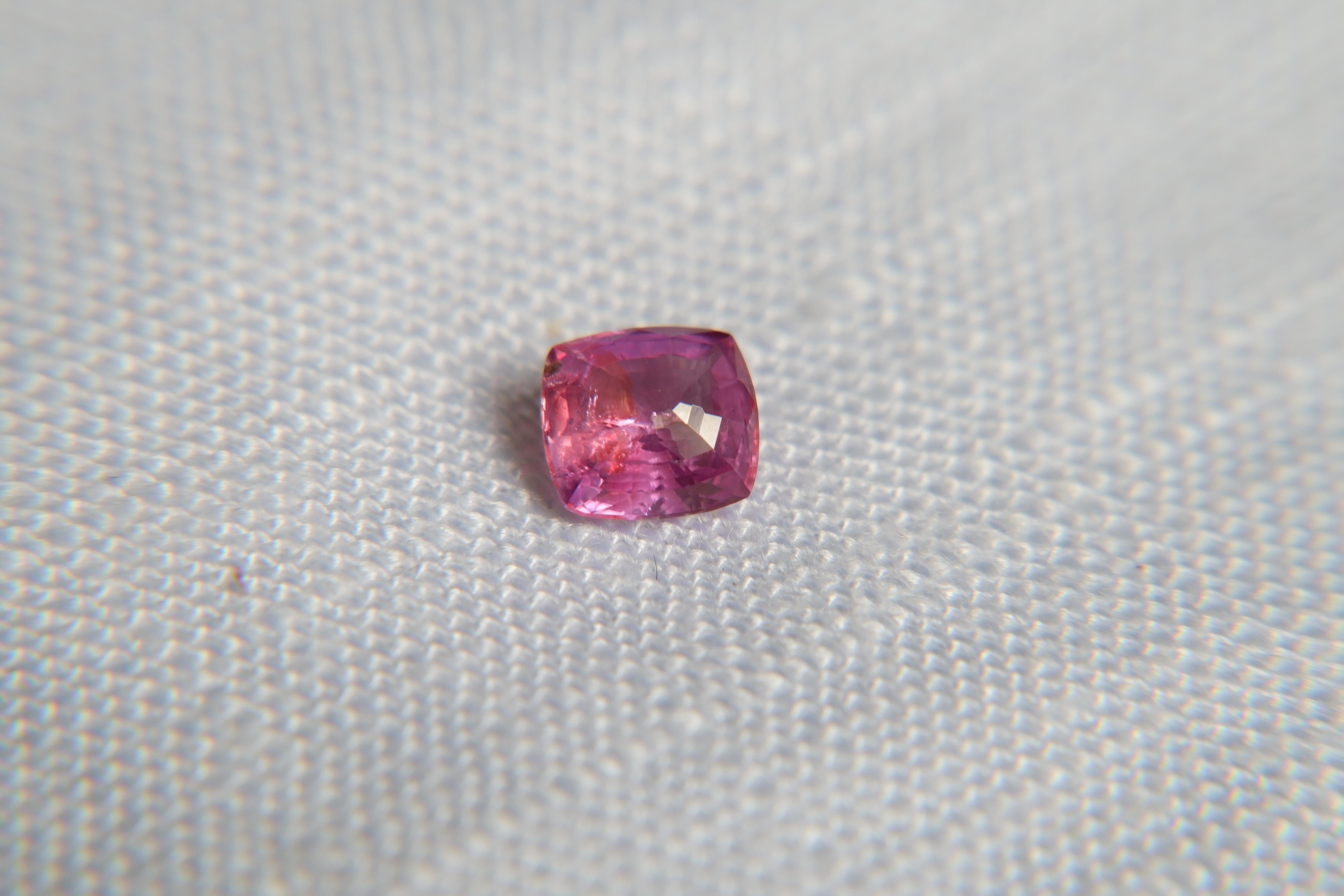 Colorchange Vivid Pink/Violet Sapphire, unheated In New Condition For Sale In Sheridan, WY