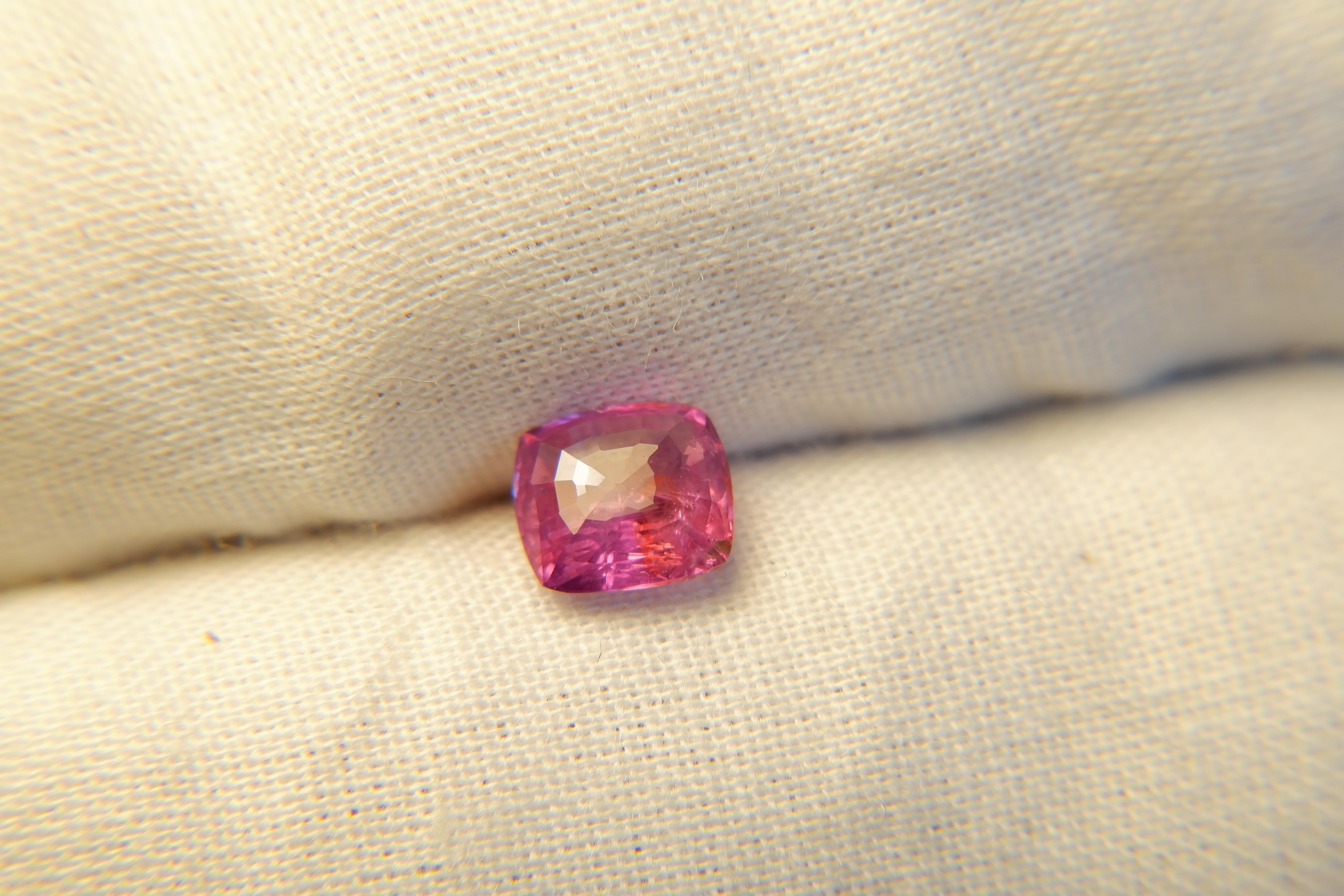 Colorchange Vivid Pink/Violet Sapphire, unheated For Sale 1