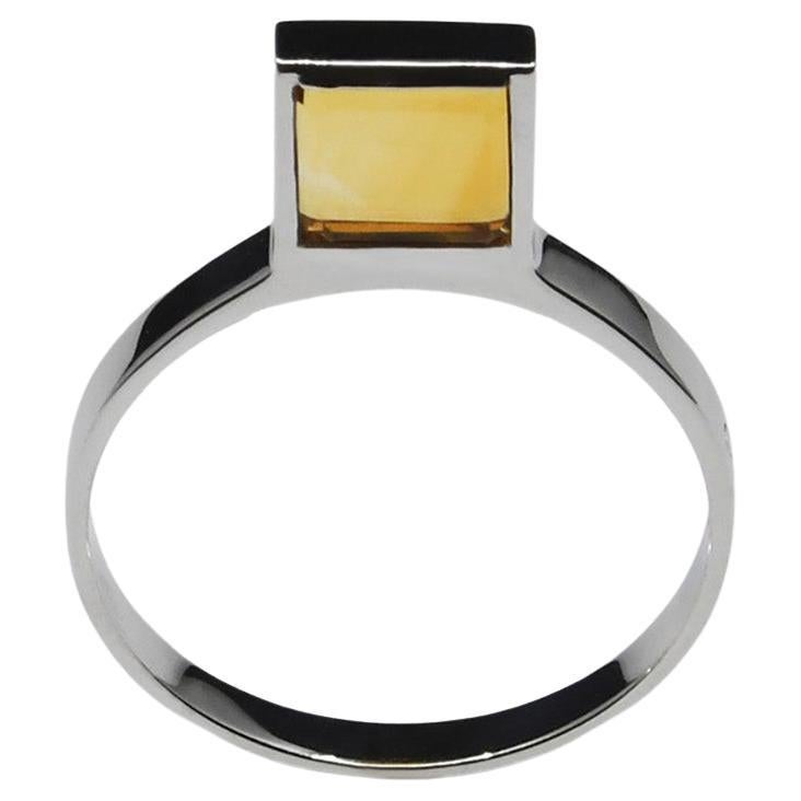 Colore Yellow Ring with 1.1 Carat Citrine on 2.20g 18k White Gold For Sale