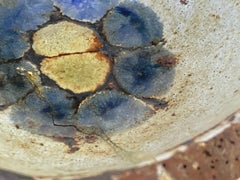 Cendrier 1970 en céramique colorée sur lave signé