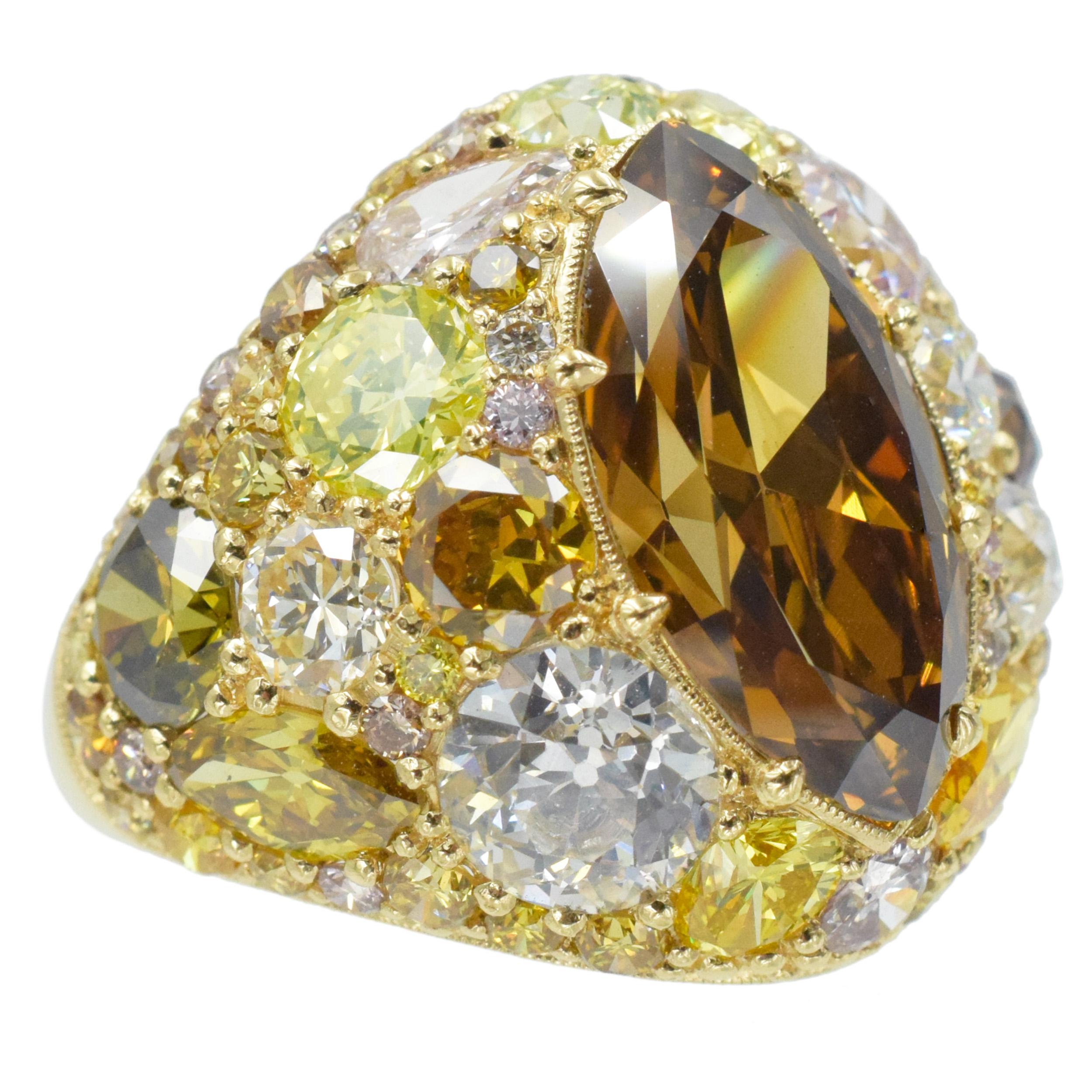 Women's or Men's Colored Diamond and Yellow Gold Ring For Sale