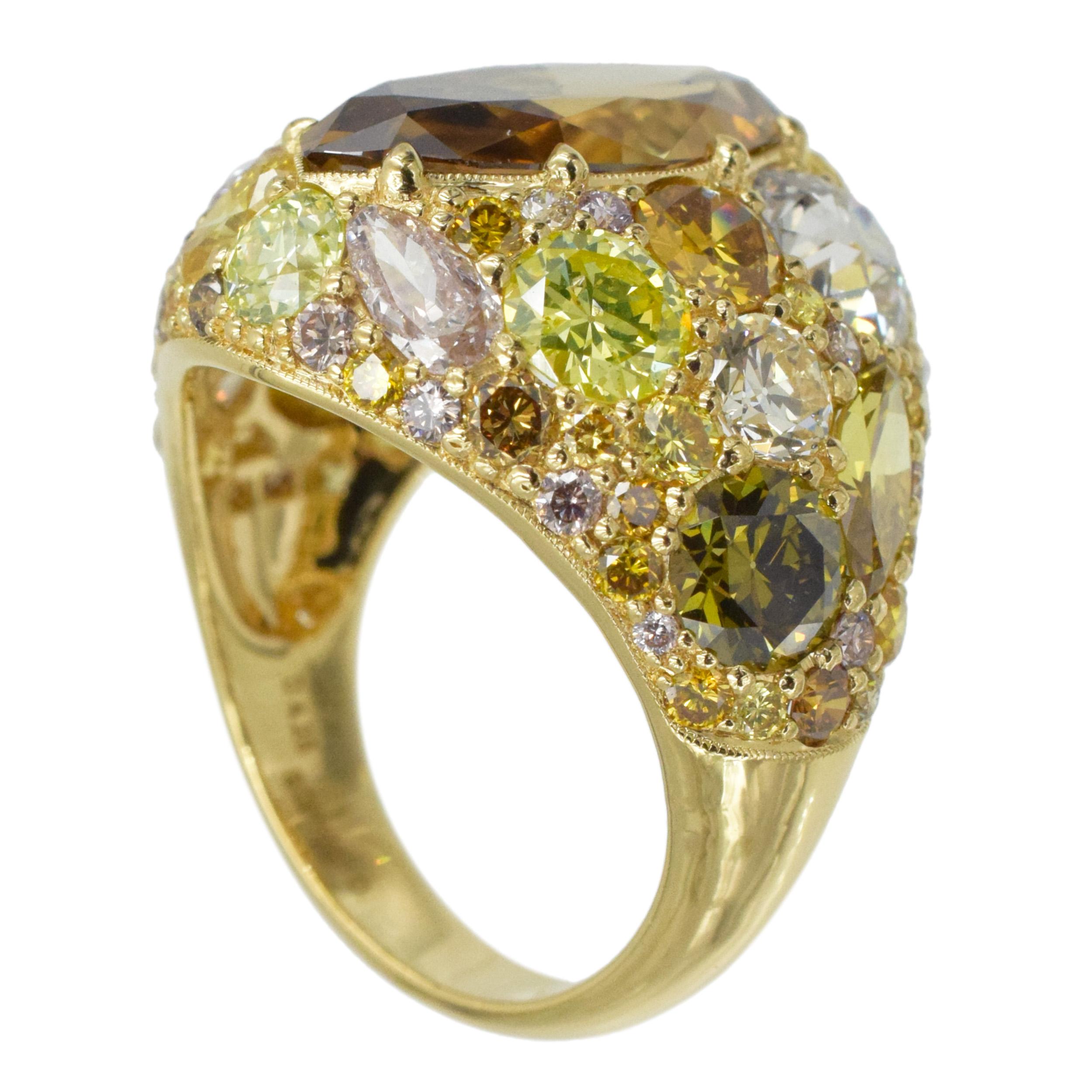 Colored Diamond and Yellow Gold Ring For Sale 1
