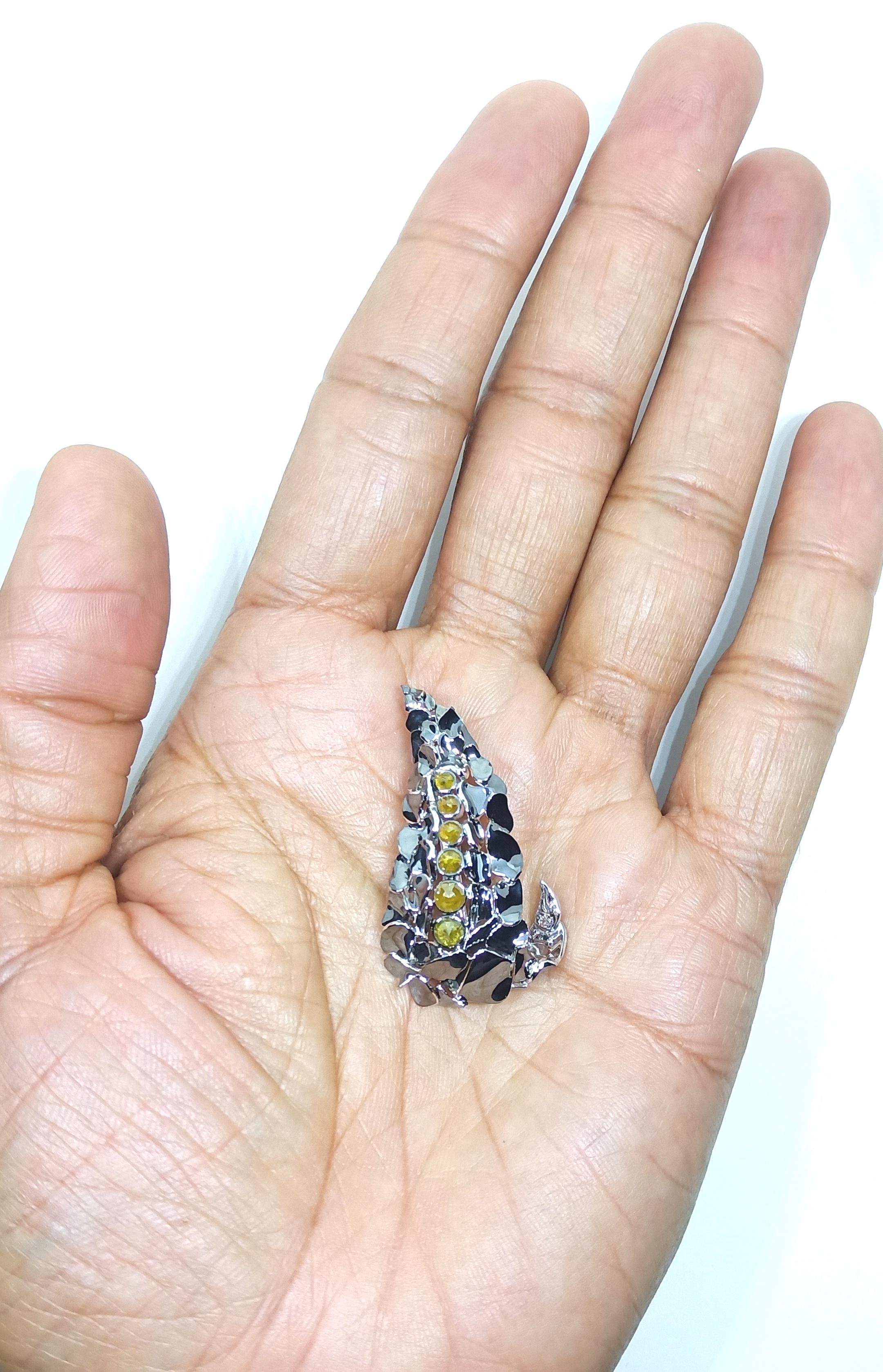  Beware! People will Stare with One of a kind Colored Diamond Brooch For Sale 2