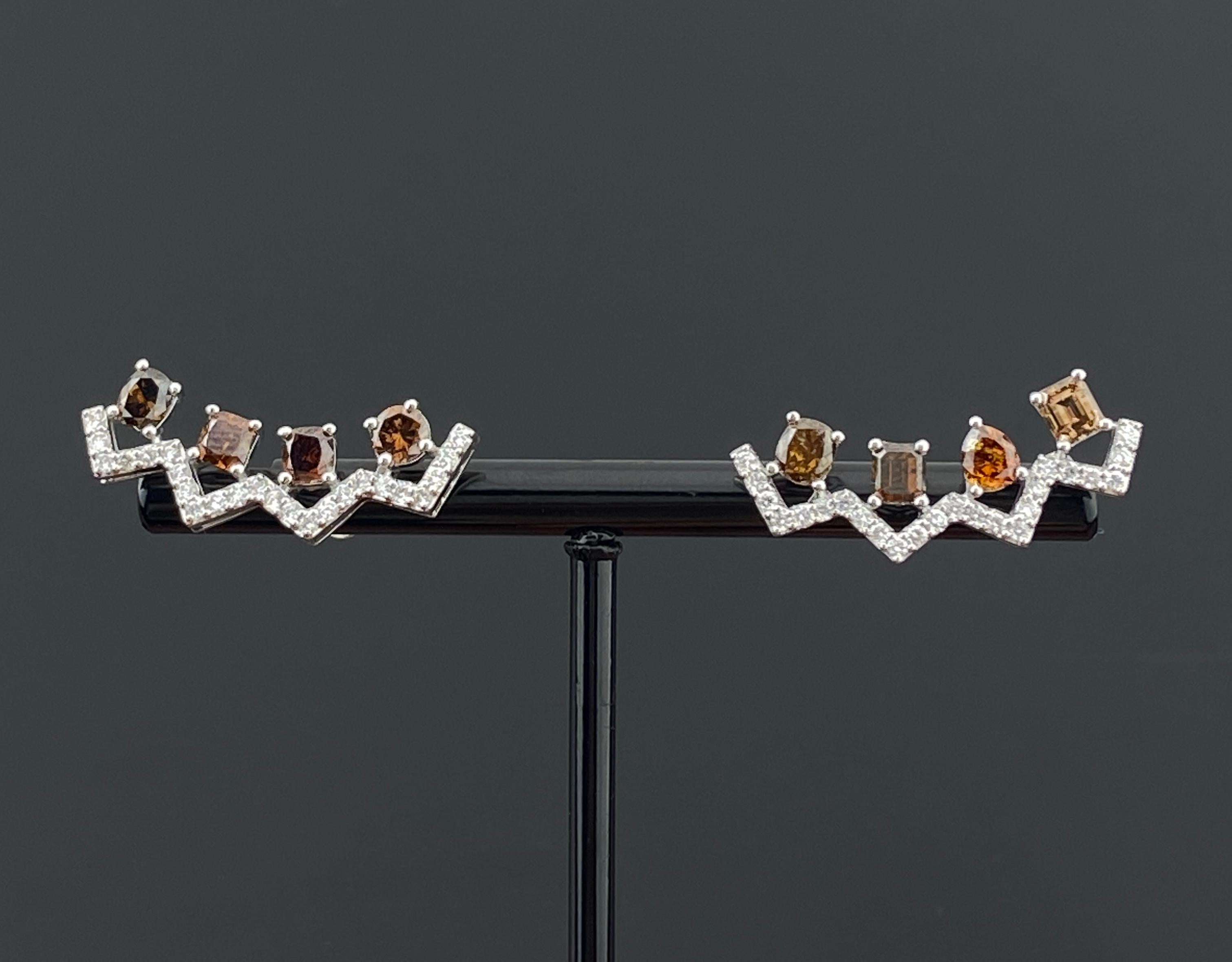 Boucles d'oreilles en or blanc 18 K pour diamants de couleur en zigzag Pour femmes en vente