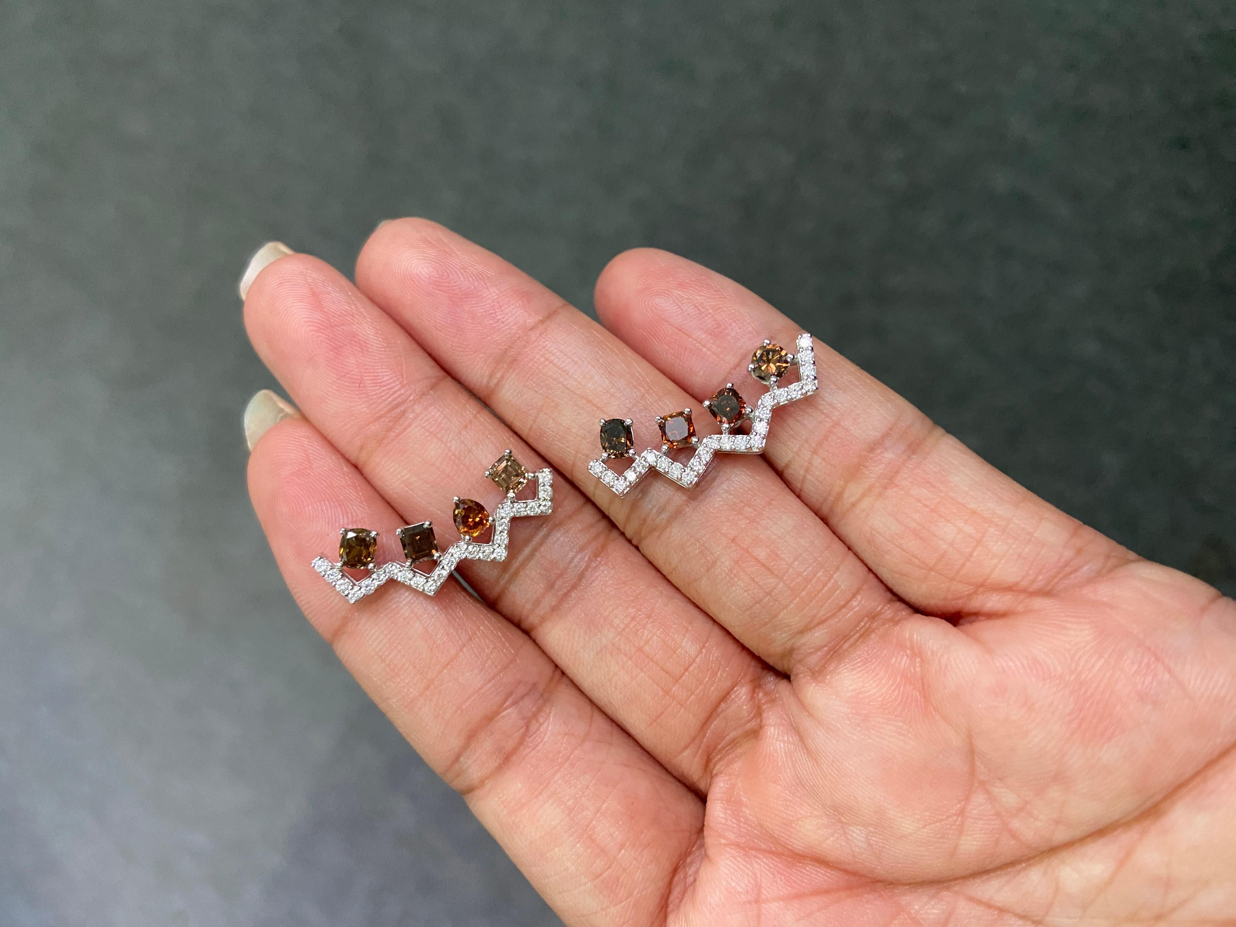 Boucles d'oreilles en or blanc 18 K pour diamants de couleur en zigzag en vente 3