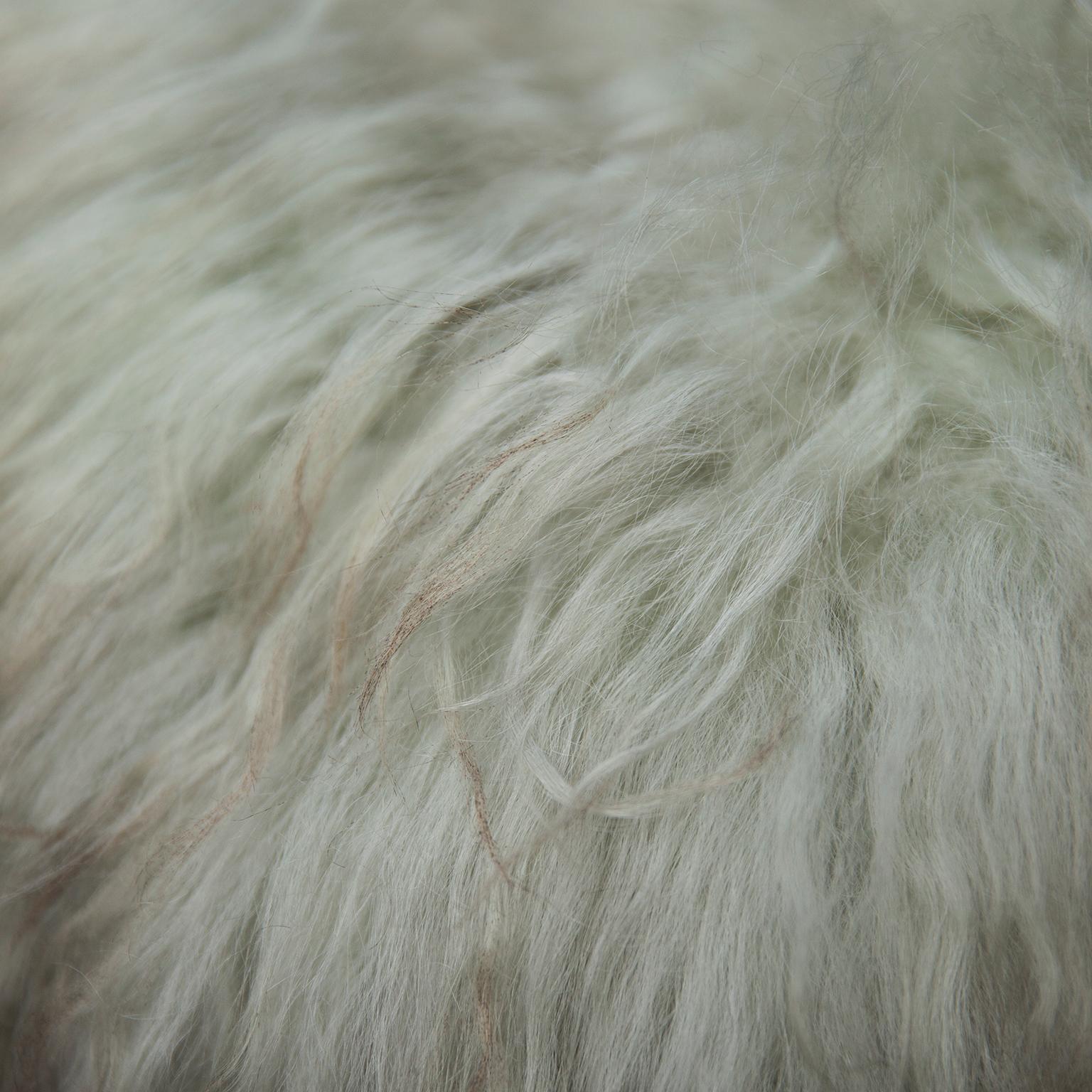 Colored Lambs Wool Vanity Stools im Zustand „Gut“ in Munich, DE