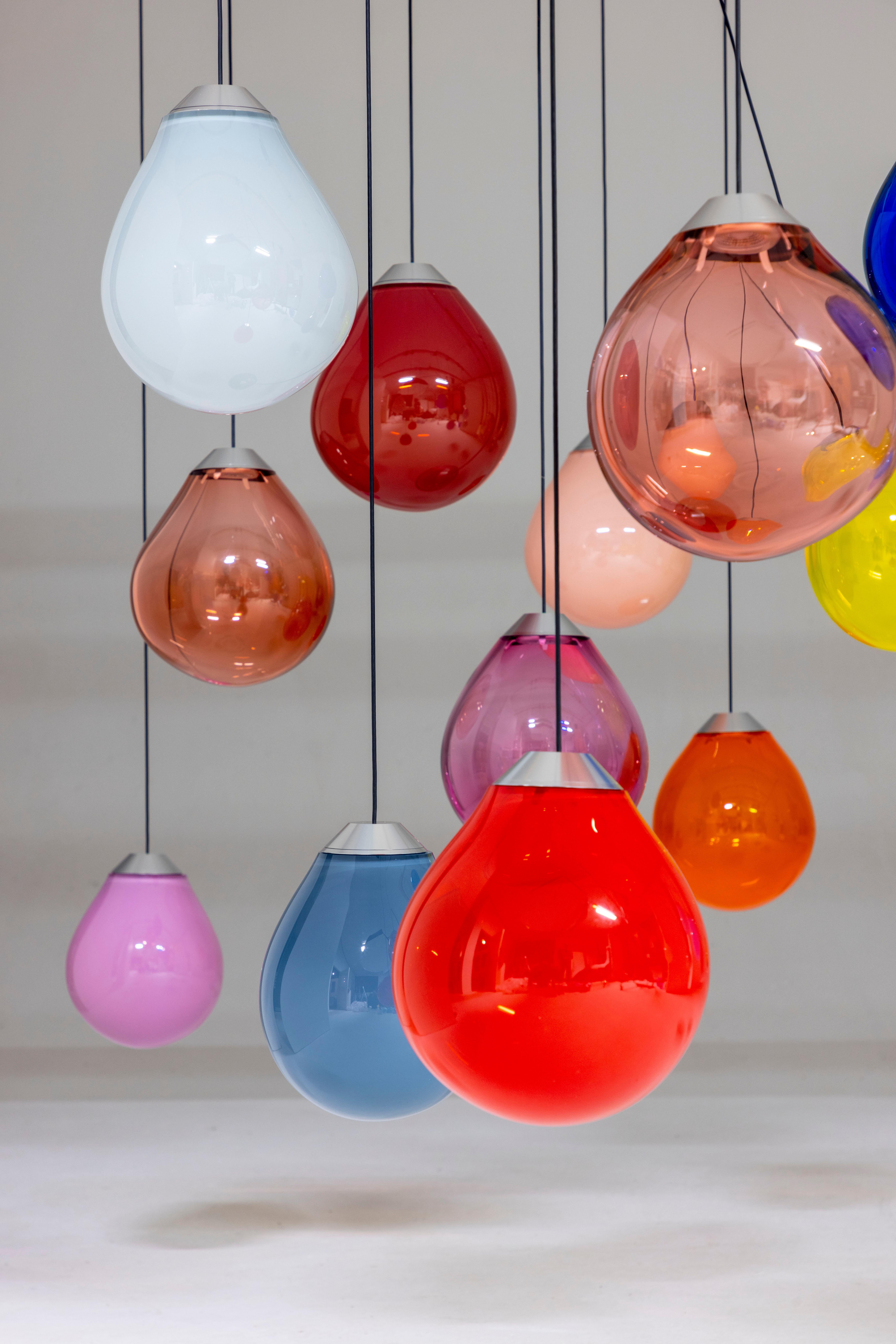 XXIe siècle et contemporain Lampes à suspension en verre soufflé simple moment de couleur par Alex de Witte en vente