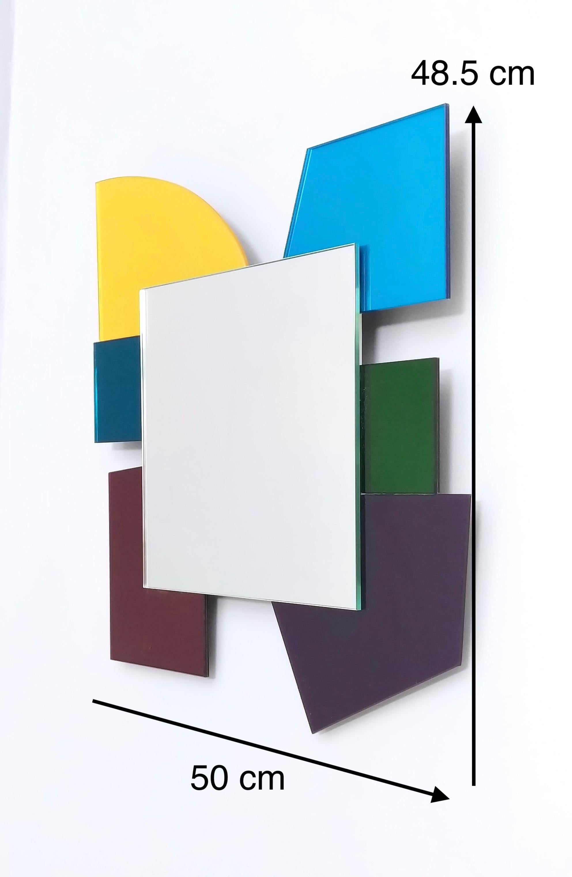 Colored Mirror with an Irregular Shape in the Style of Ettore Sottsass For Sale 7