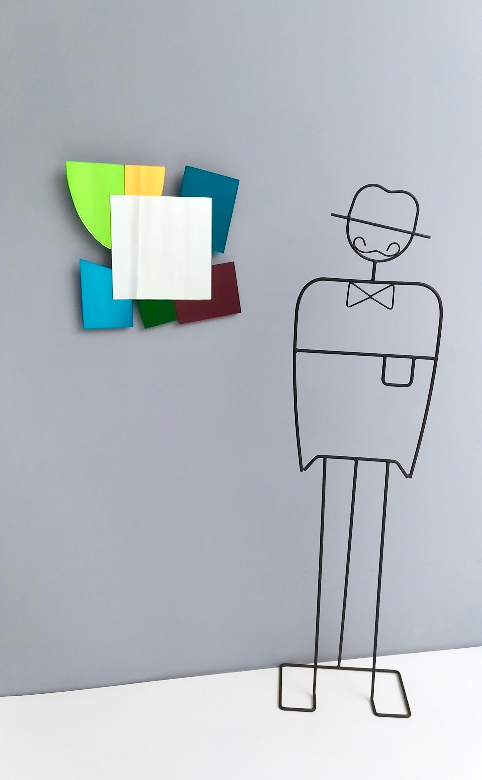 italien Miroir coloré de forme irrégulière dans le style d'Ettore Sottsass, Italie 2010s en vente