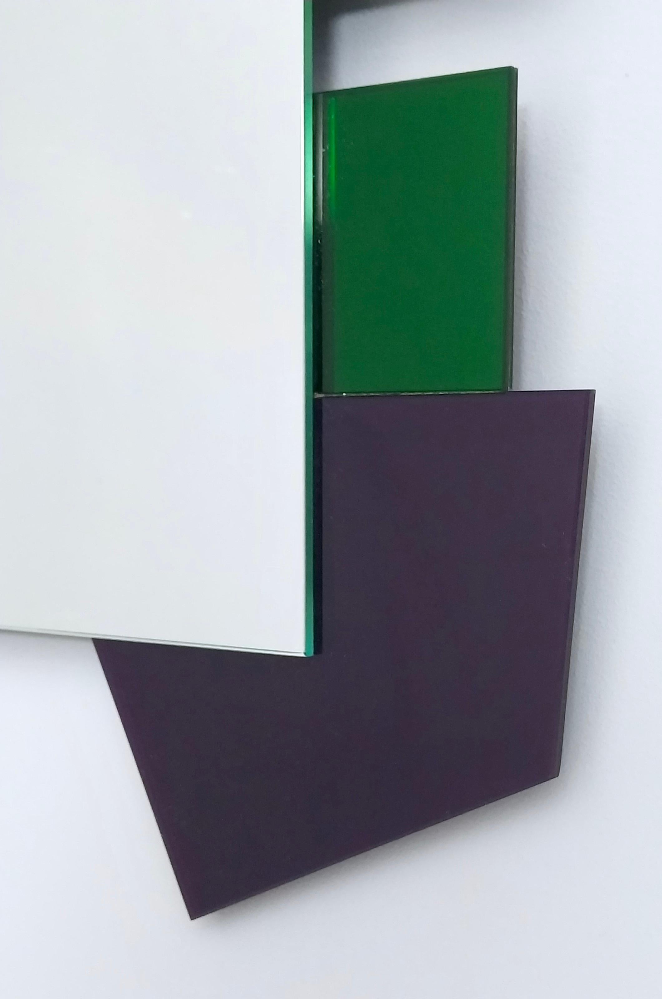 Colored Mirror with an Irregular Shape in the Style of Ettore Sottsass For Sale 2