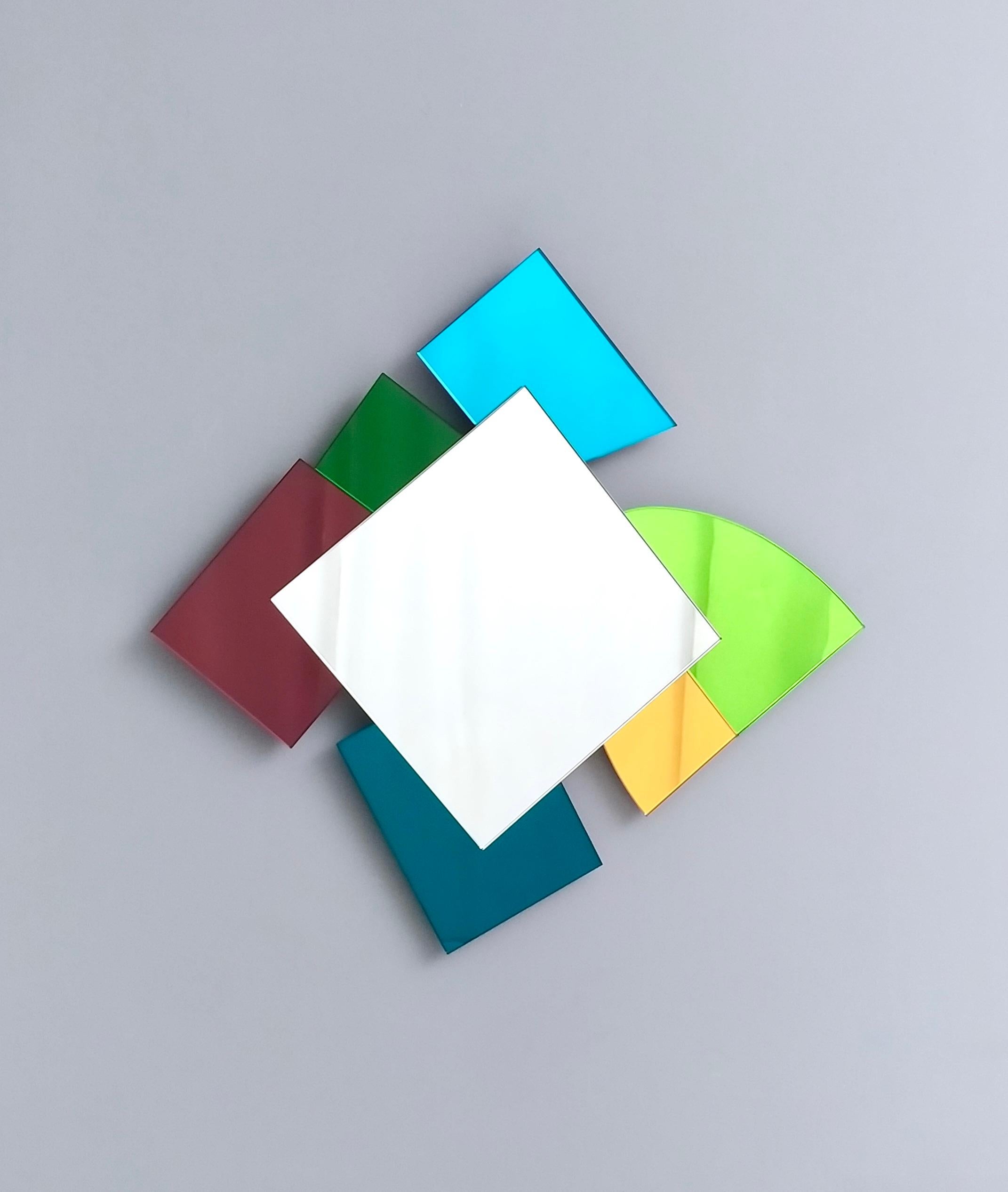 Miroir coloré de forme irrégulière dans le style d'Ettore Sottsass, Italie 2010s en vente 1
