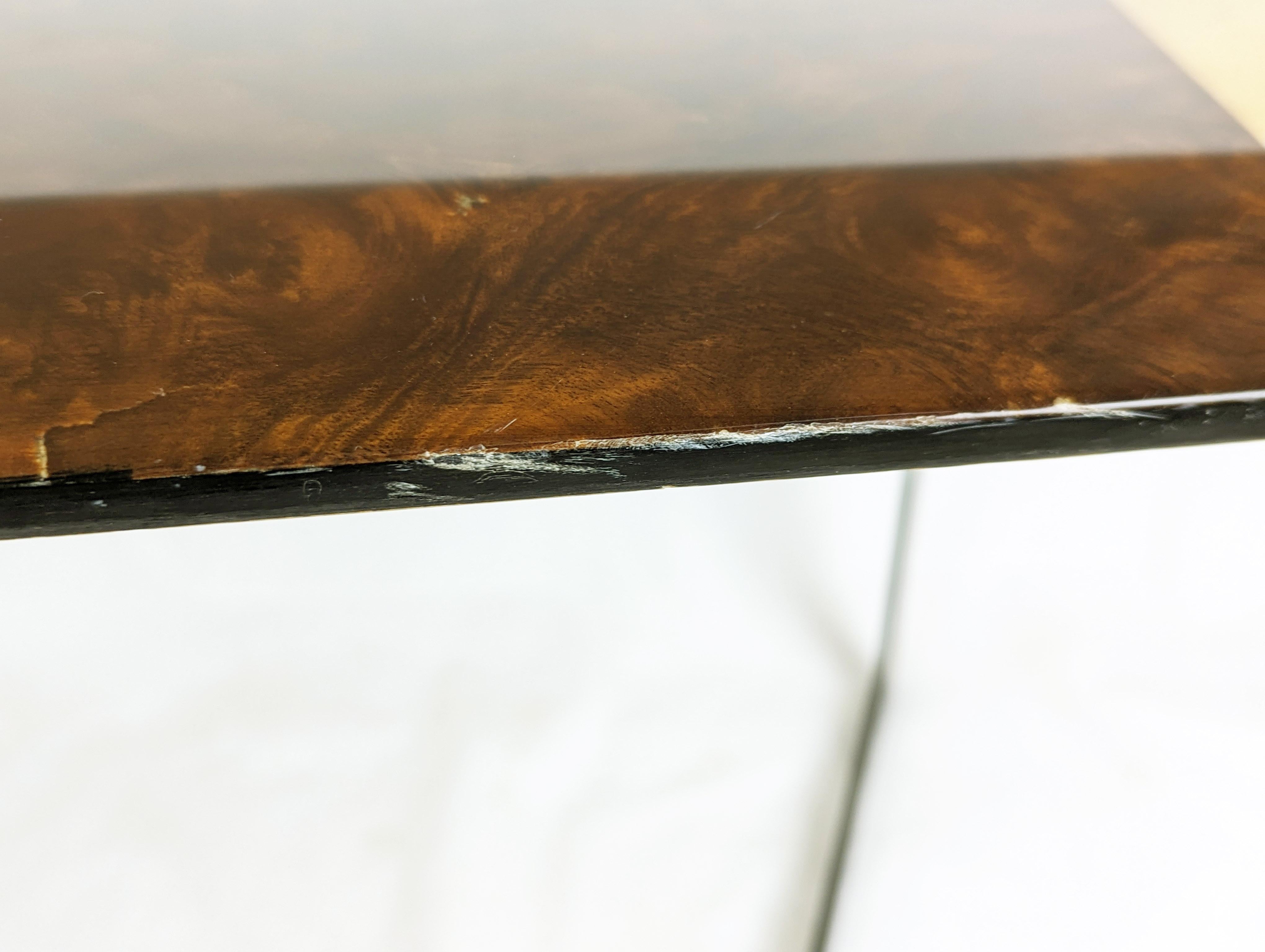 Table en bois coloré avec incrustations géométriques et base en métal de G.Offredi Saporiti en vente 4