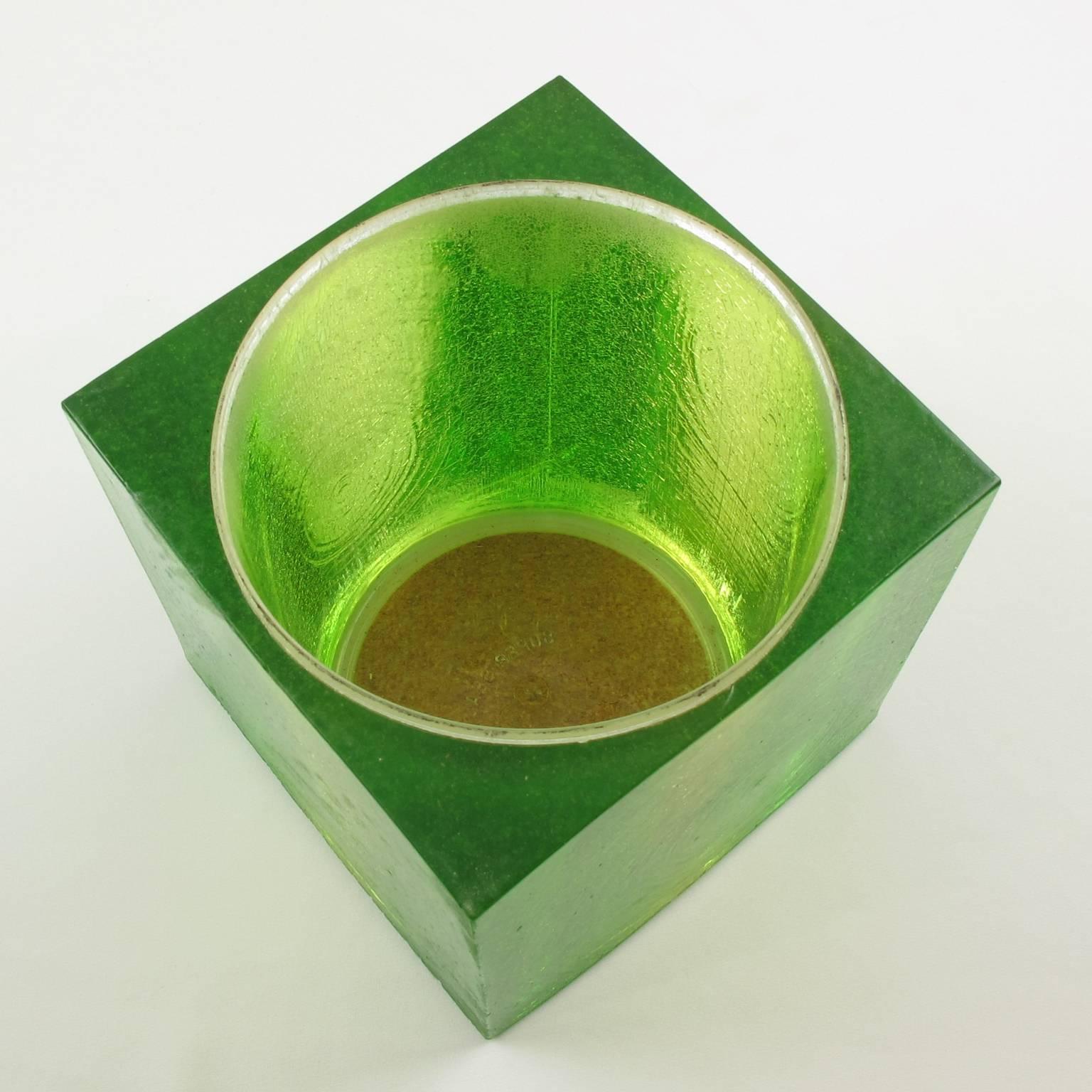 Mid-Century Modern Colorflo USA Modernist Key Lime Green Resin Lucite Barware Ice Bucket