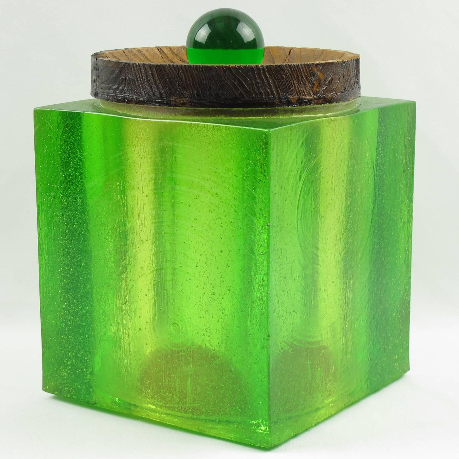 American Colorflo USA Modernist Key Lime Green Resin Lucite Barware Ice Bucket