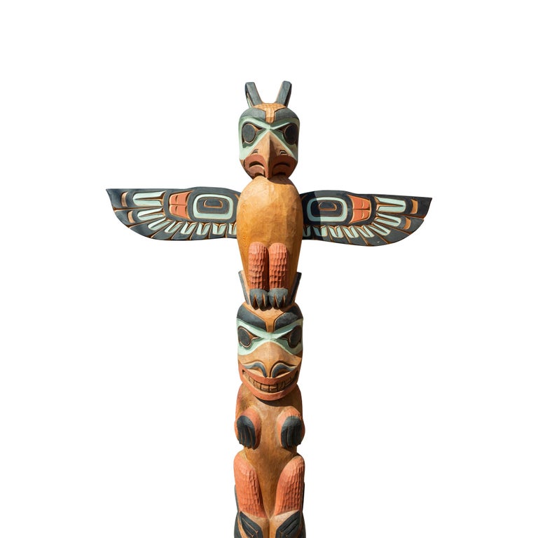 Monumental Totem by Master Carver Leo Jacobs In Good Condition For Sale In Coeur d'Alene, ID