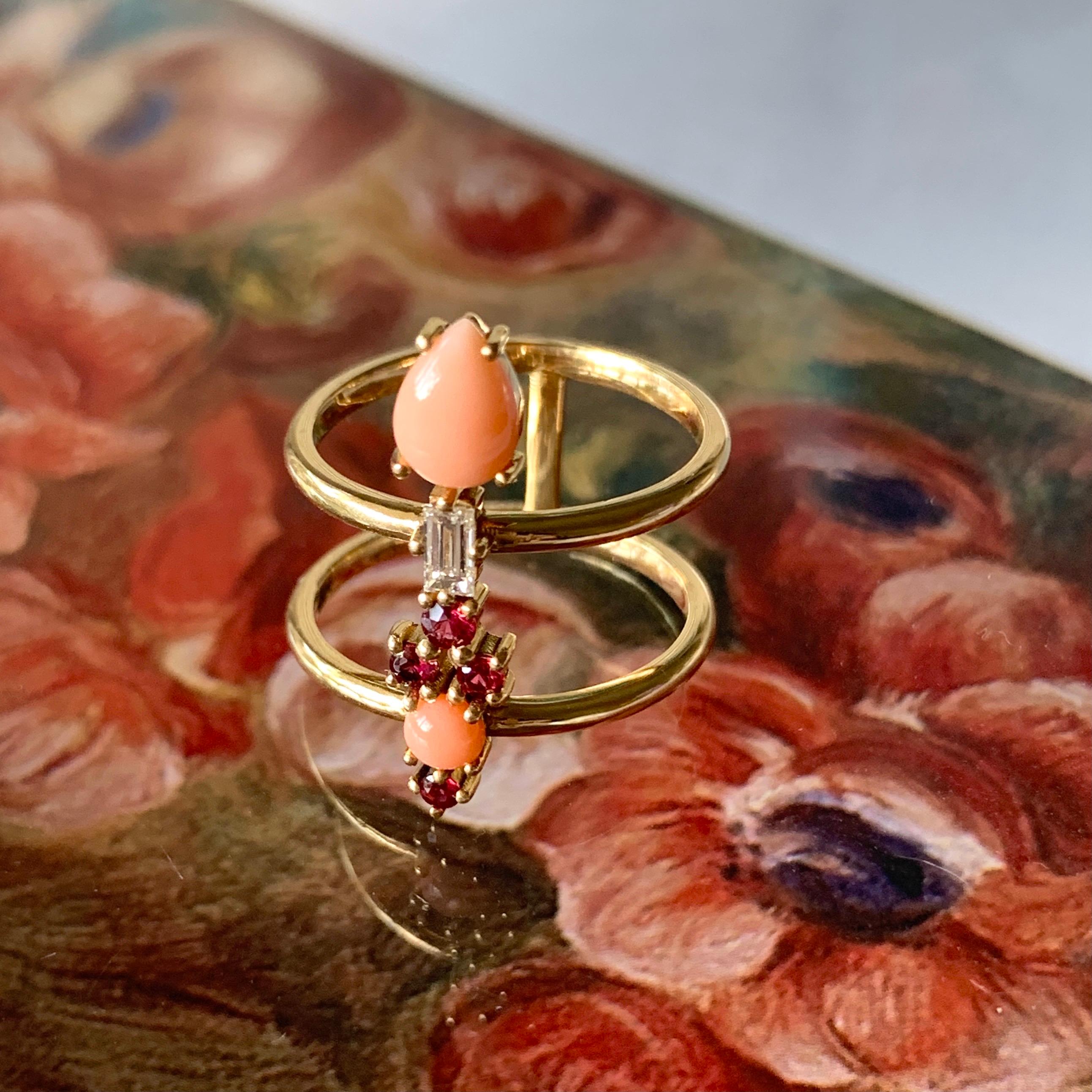 Colorful 18 Karat Gold Ring with Spinels, Corals and a Baguette Diamond 1