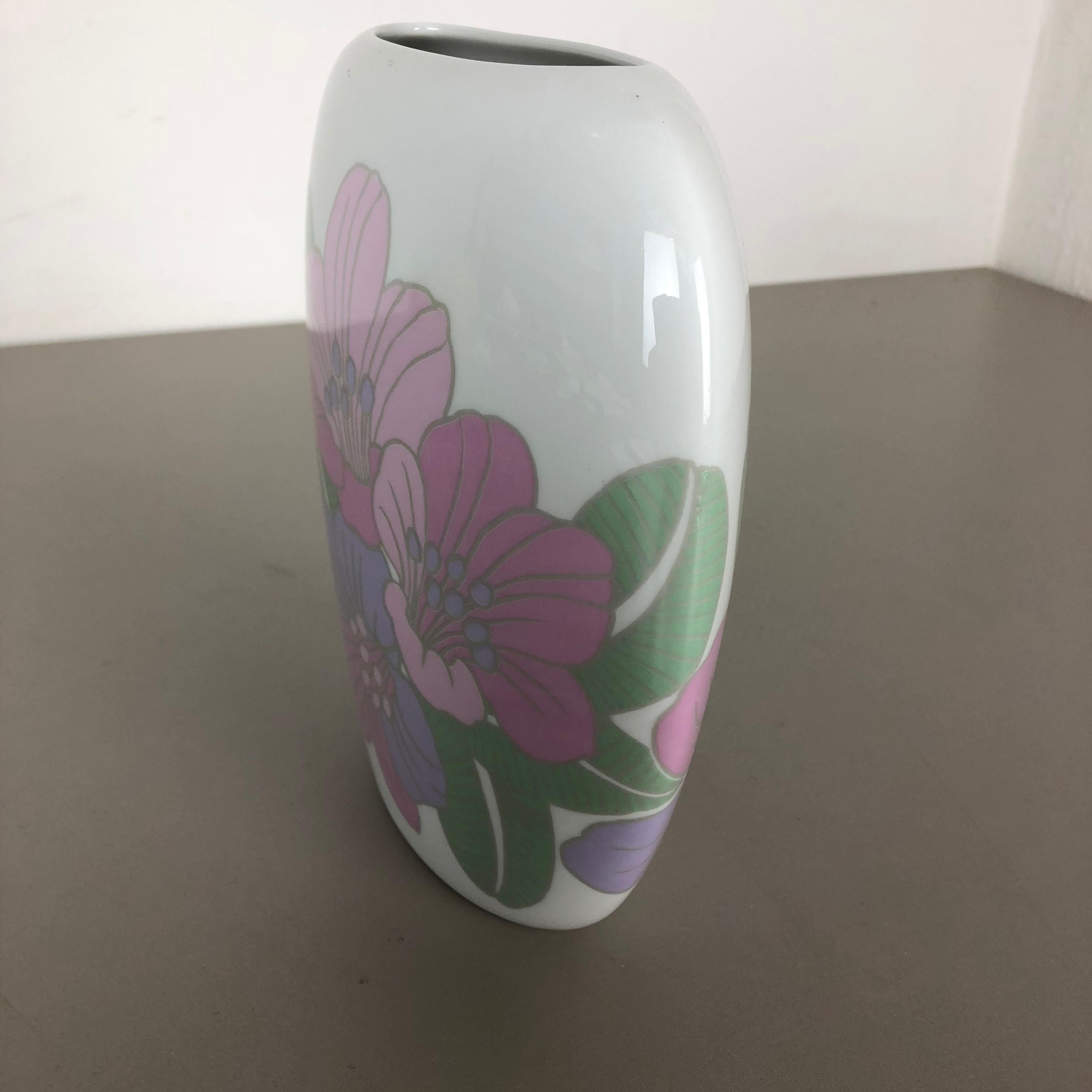 Vase d'art coloré en porcelaine des années 1970 Vase Rosemonde Nairac pour Rosenthal Allemagne en vente 5