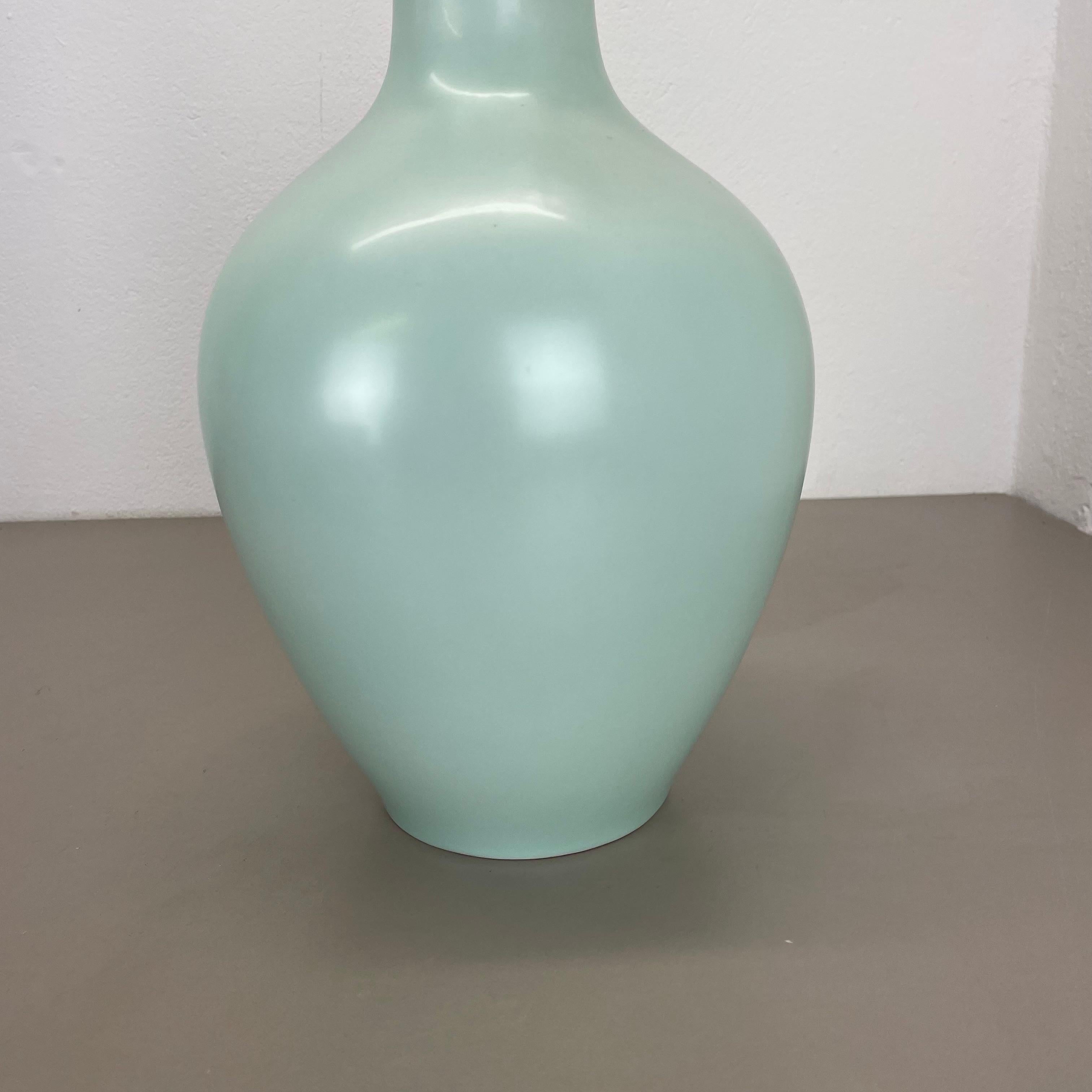 colorful 35cm Vase by Hermann Gretsch for Porzellanfabrik Arzberg, Germany, 1937 In Good Condition In Kirchlengern, DE
