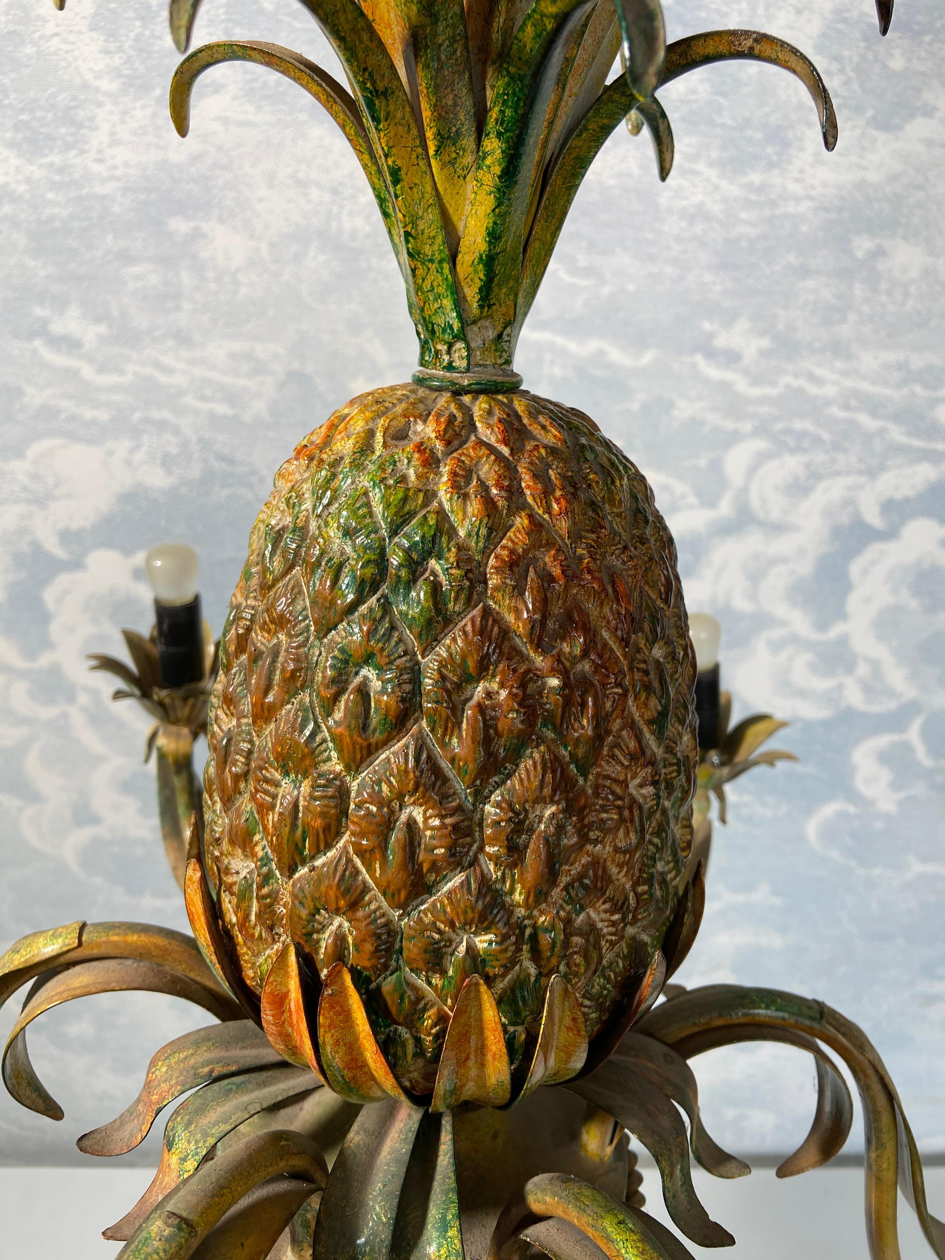 Français Lustre coloré à 6 bras en forme d'ananas dans le style de la Maison Jansen, 1970 en vente