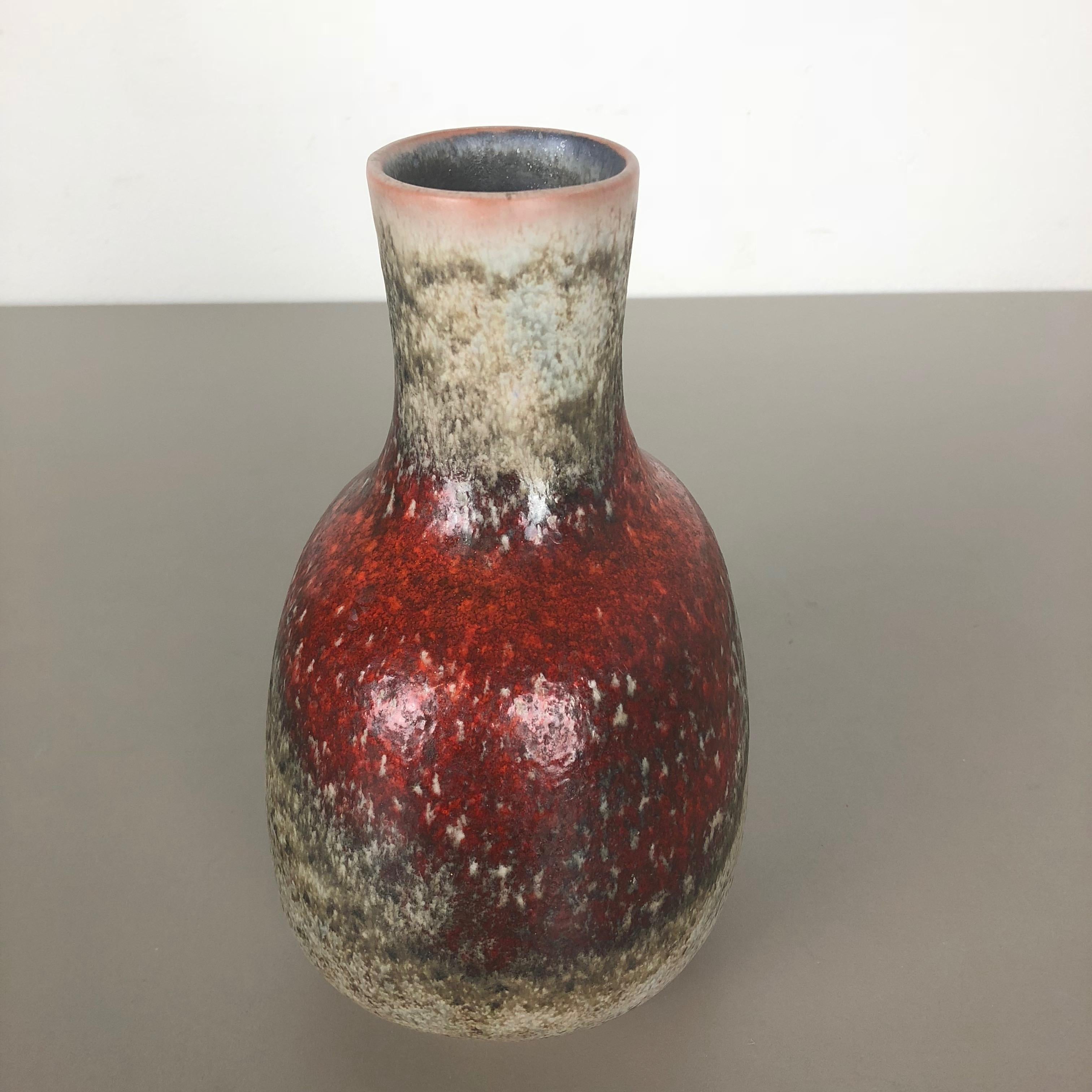 Vase en céramique abstraite colorée de Karlsruher Majolika, Allemagne, années 1950 en vente 3