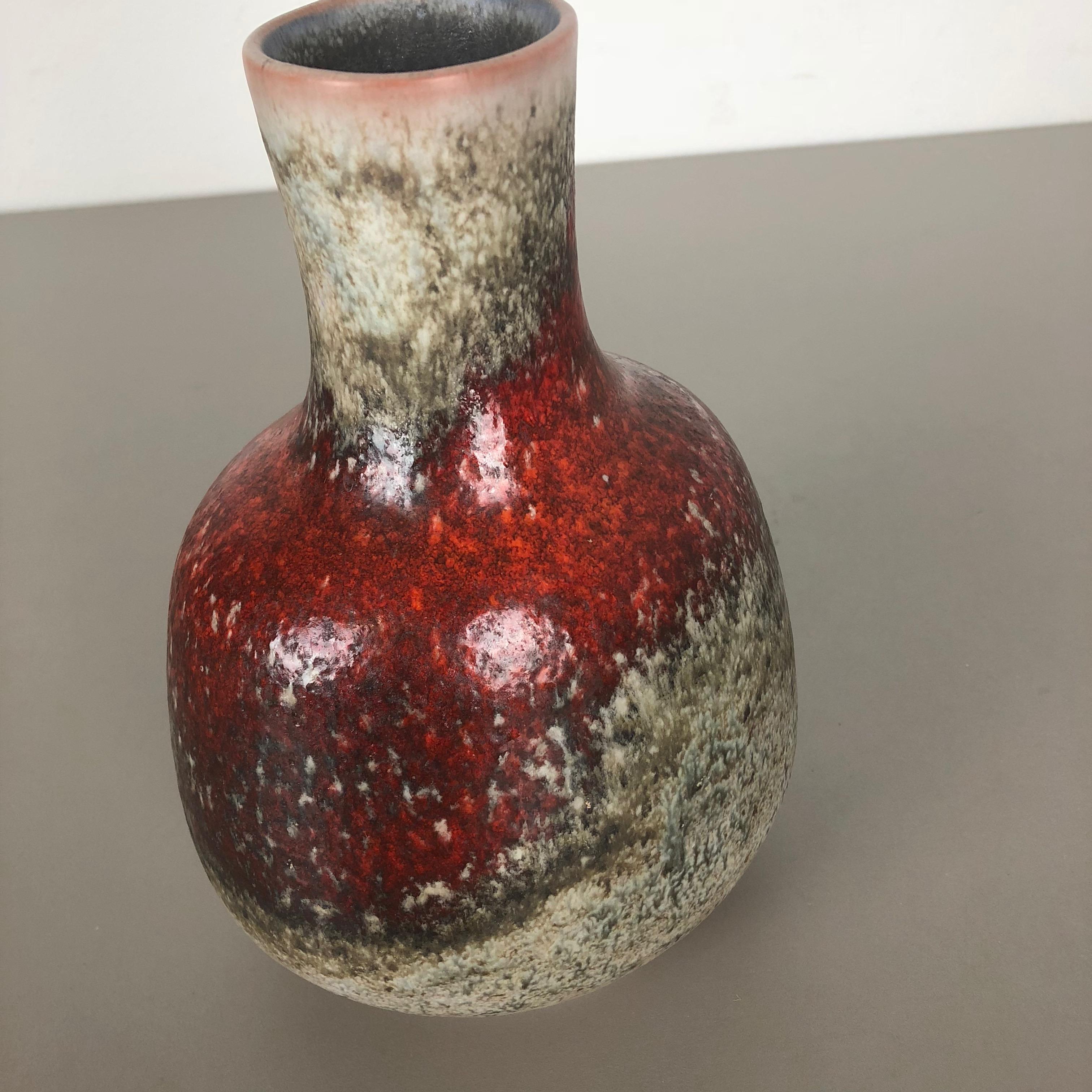 Vase en céramique abstraite colorée de Karlsruher Majolika, Allemagne, années 1950 en vente 5