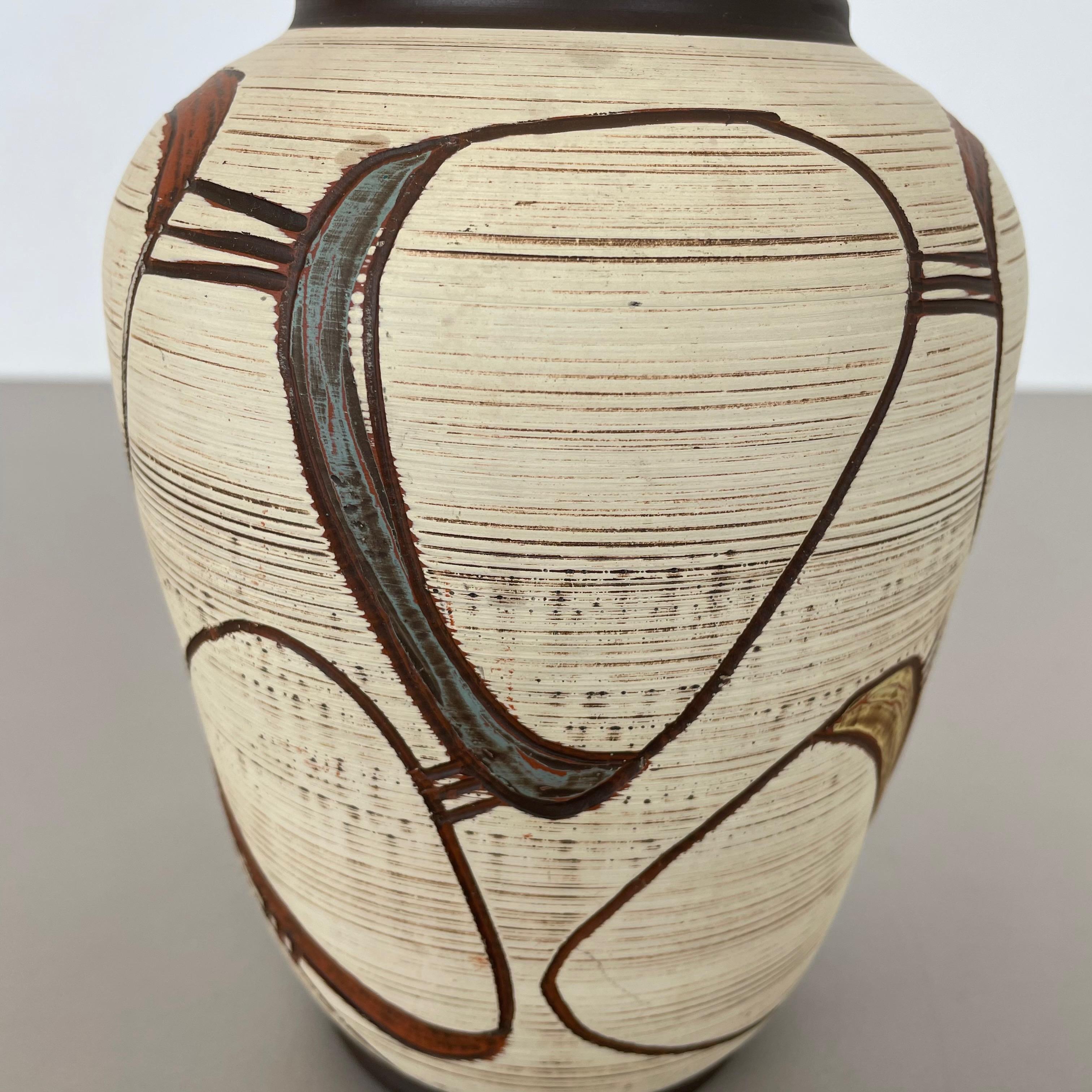 Bunte abstrakte Keramikvase aus Keramik von Sawa Franz Schwaderlapp, Deutschland 1950er Jahre im Angebot 4