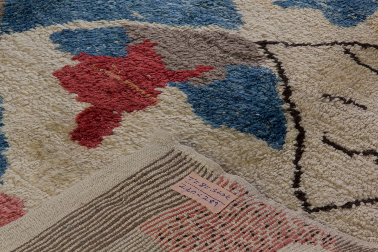 Bunt abstrakter moderner marokkanischer Teppich, alle Wolle, maßgefertigte Optionen verfügbar (Skandinavische Moderne) im Angebot