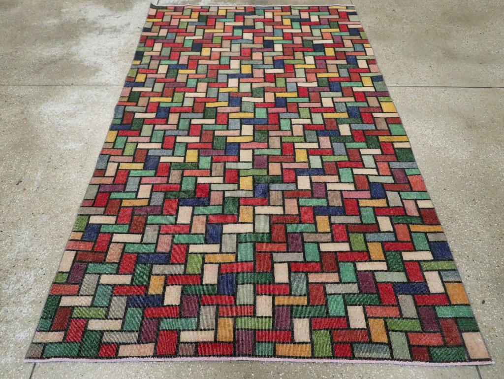 Colorful and Modern Mid-20th Century Handmade Turkish Anatolian Accent Rug In Good Condition For Sale In New York, NY