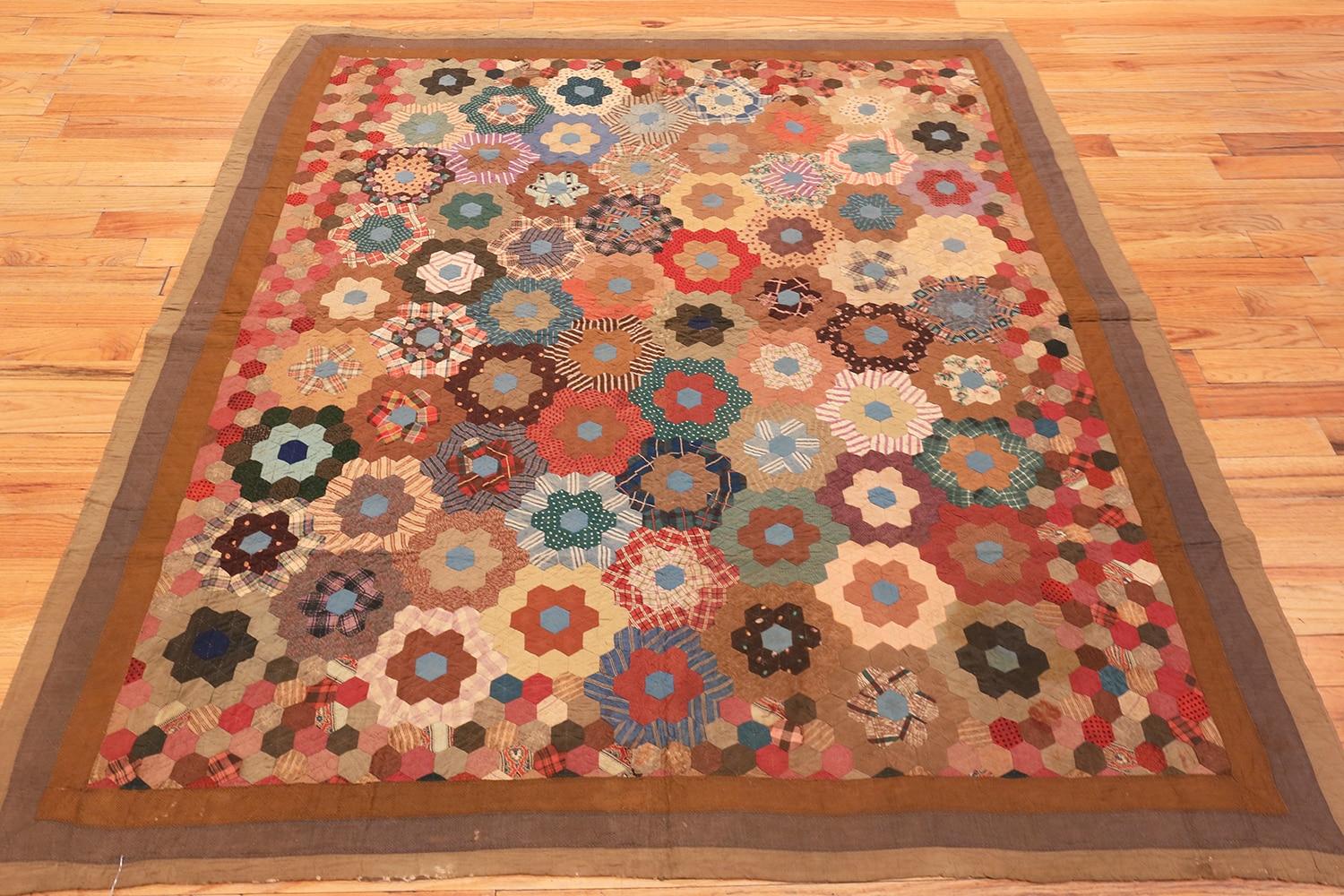 Colorful Antique American Quilt Patchwork. 6 ft x 6 ft 7 in In Good Condition In New York, NY