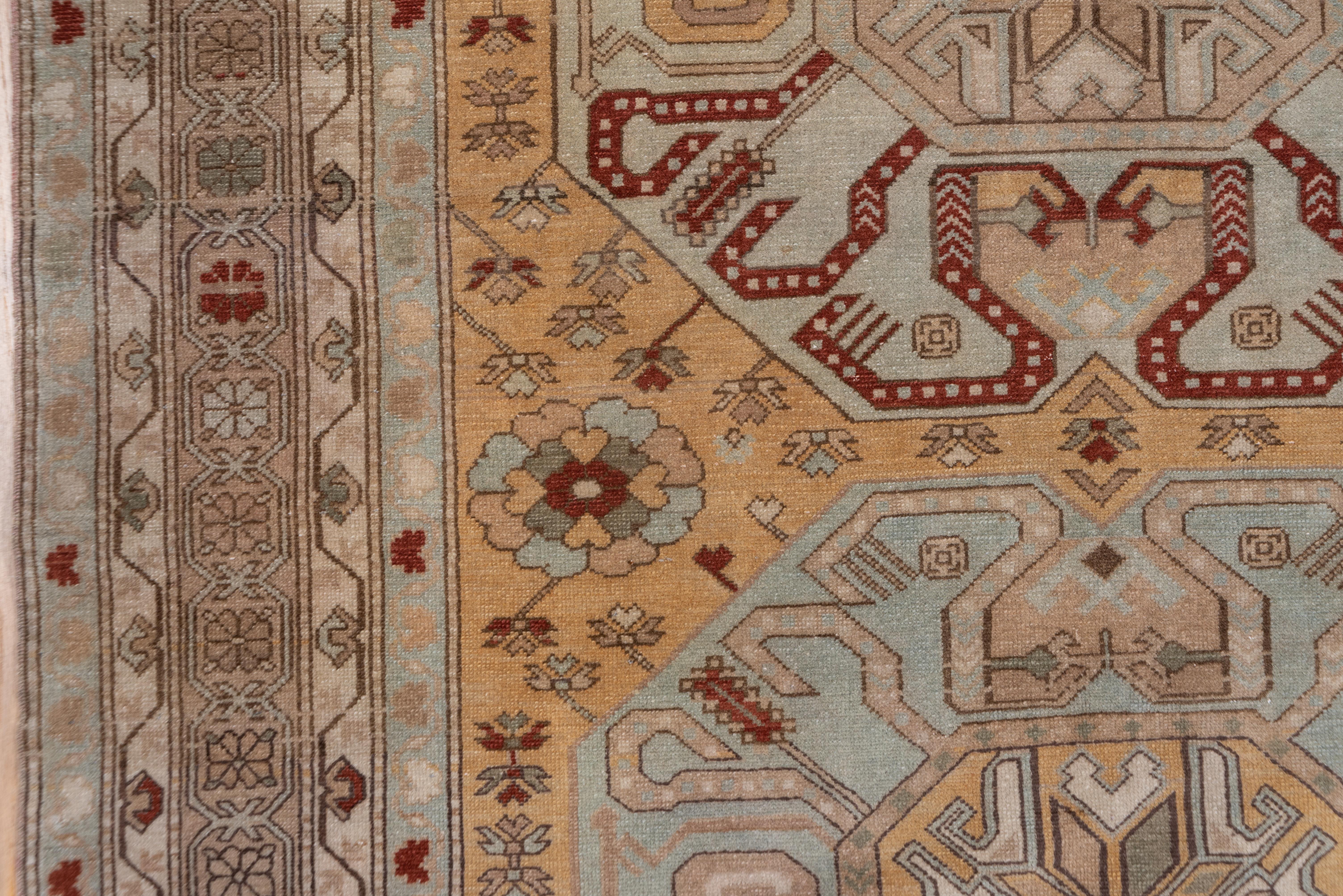 Buntfarbener antiker kaukasischer Karabagh-Teppich, ca. 1920er Jahre (Stammeskunst) im Angebot