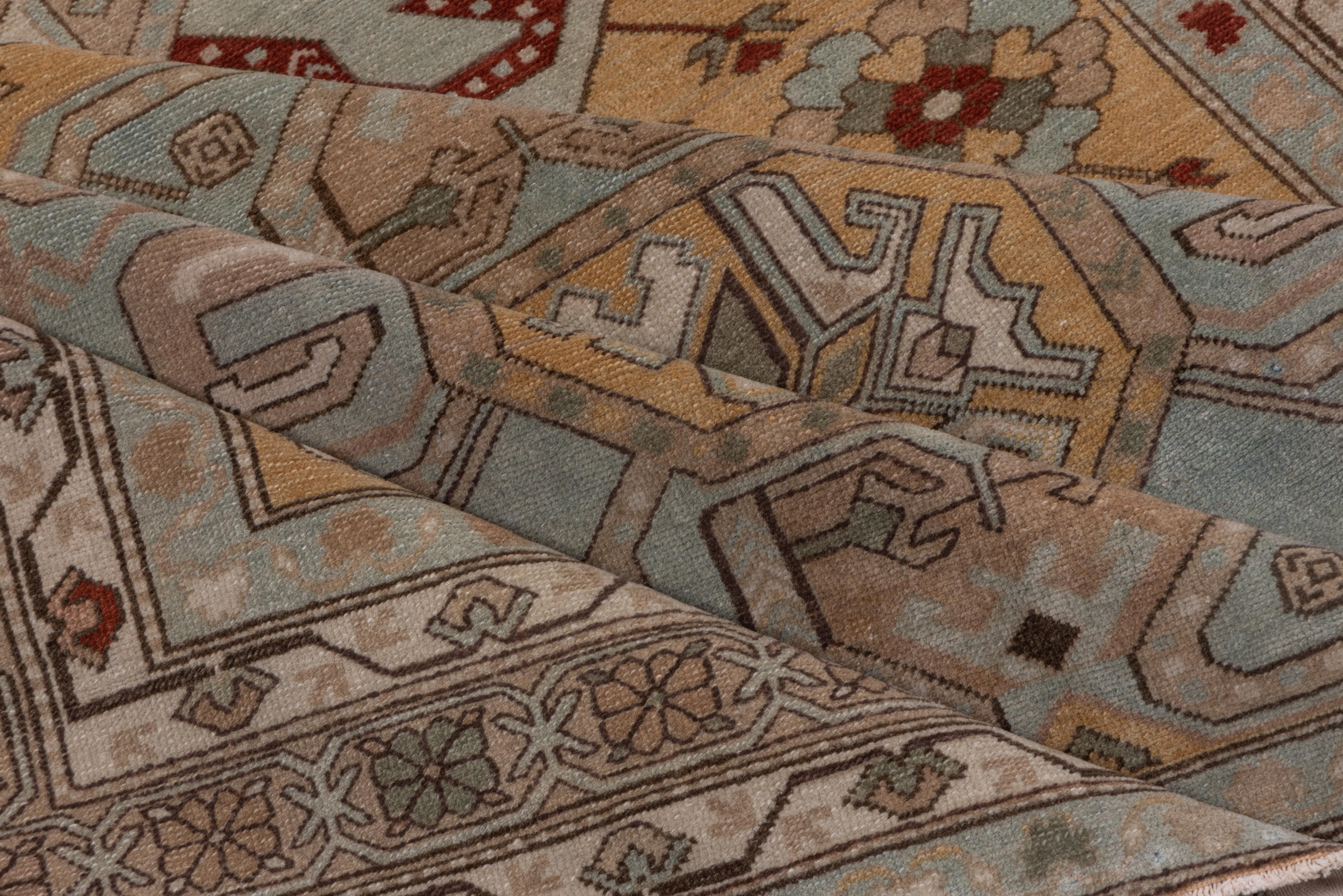 Buntfarbener antiker kaukasischer Karabagh-Teppich, ca. 1920er Jahre (Handgeknüpft) im Angebot