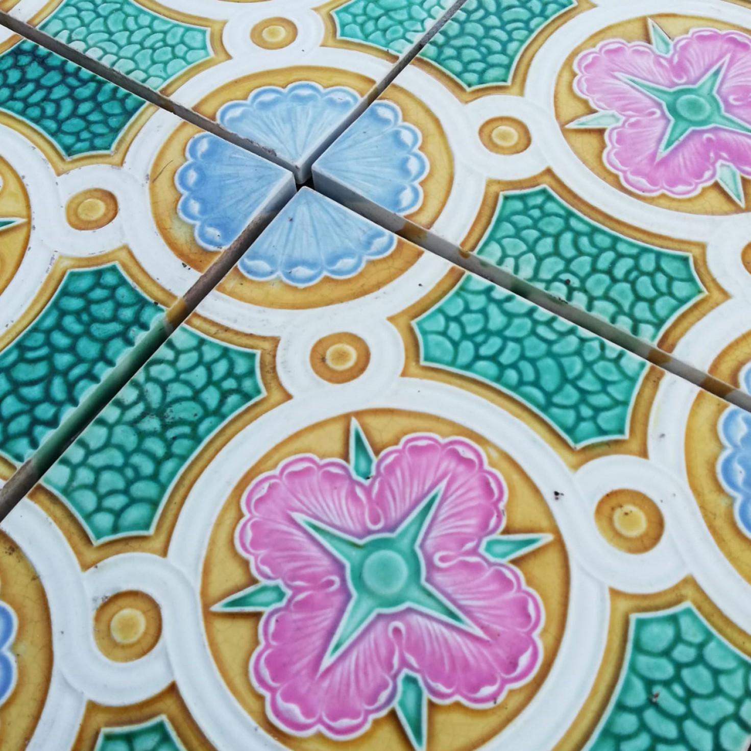 Art déco carreaux de céramique anciens colorés de la Faïencerie de Bouffioulx, Belgique, années 1920 en vente