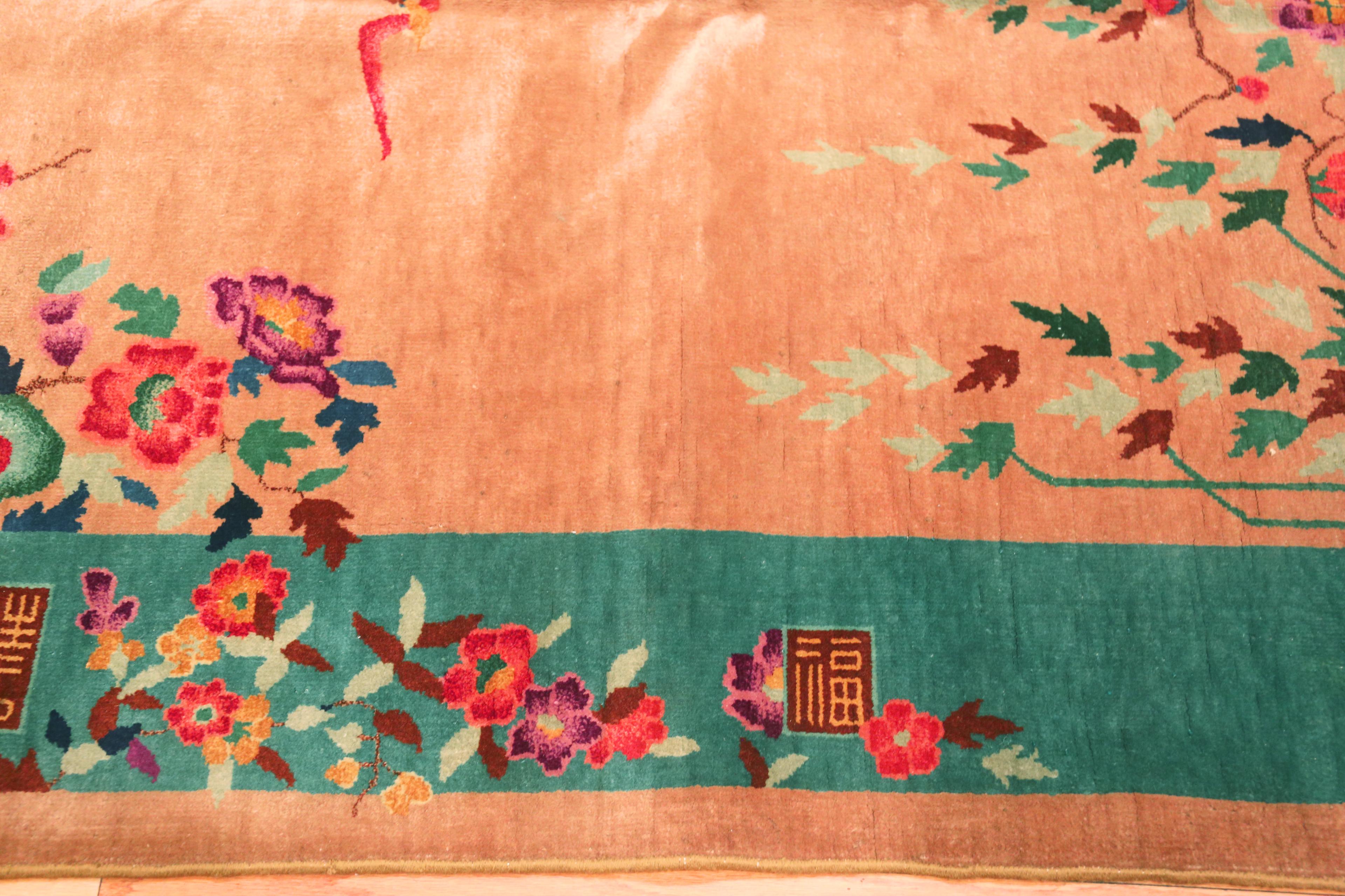 Tapis antique chinois coloré à fleurs Art Deco, Pays d'origine : Chine, Circa date : 1920