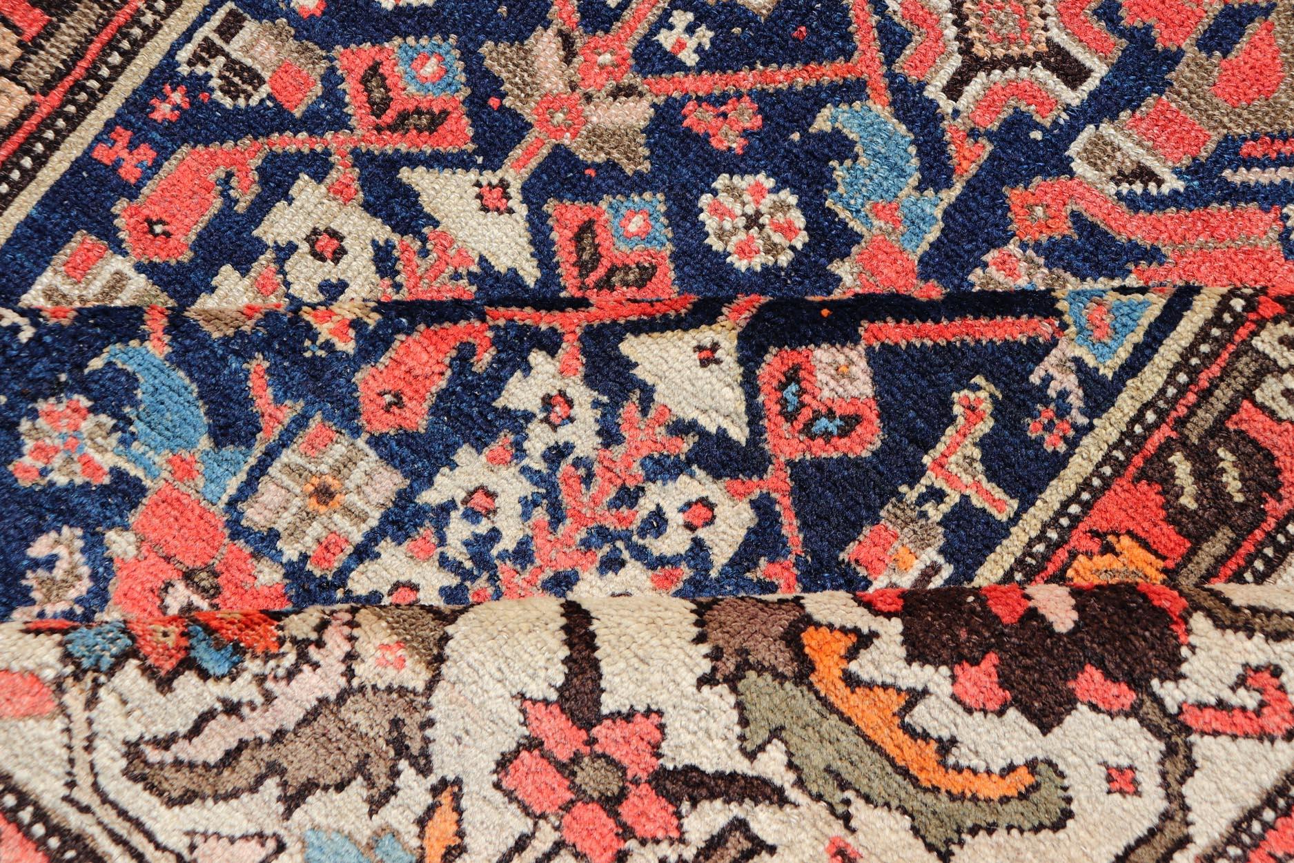 Tappeto antico Malayer Gallery colorato con Design/One Tribale 5' x 11'4 in vendita 3