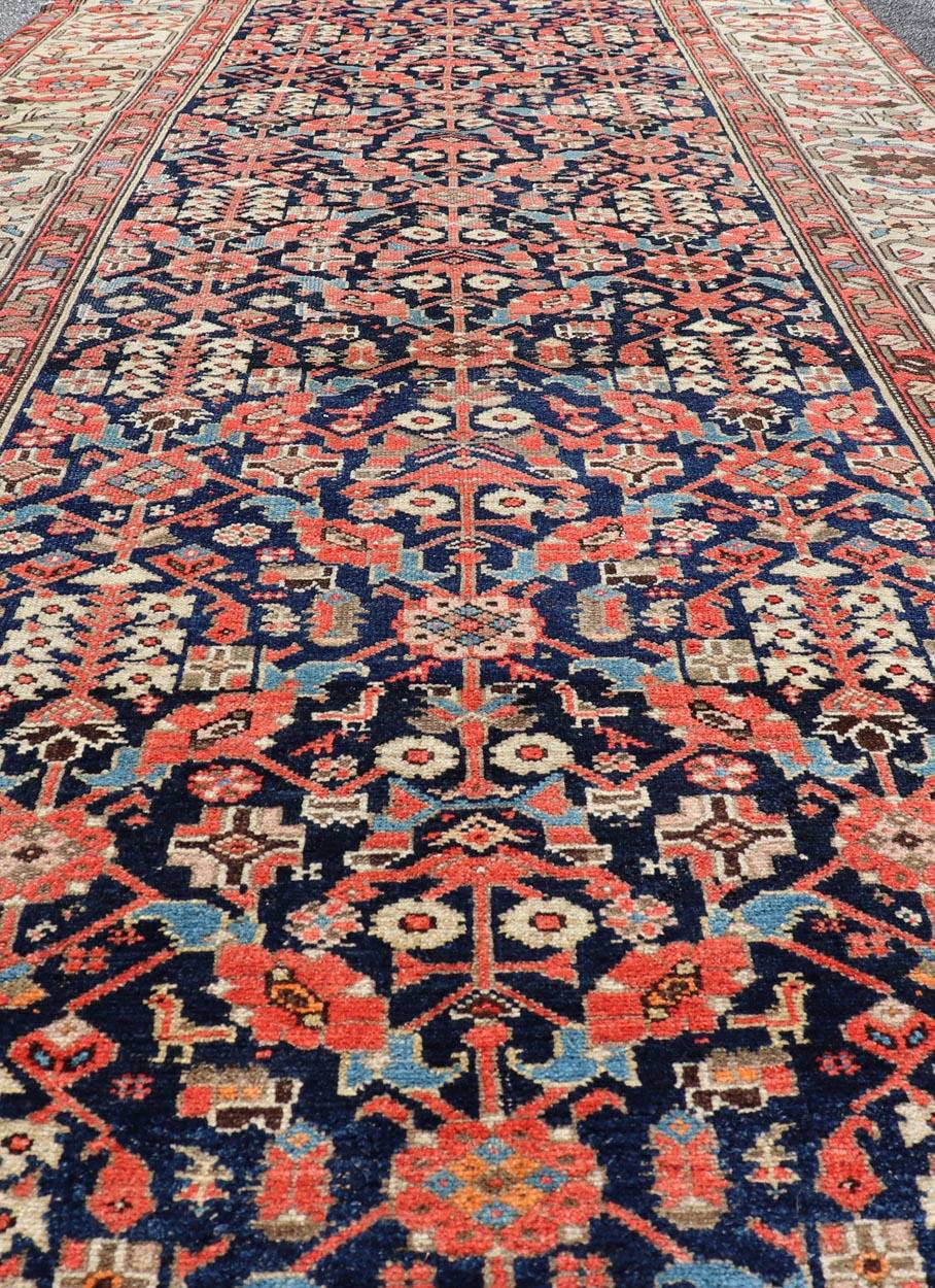 Tappeto antico Malayer Gallery colorato con Design/One Tribale 5' x 11'4 in vendita 4