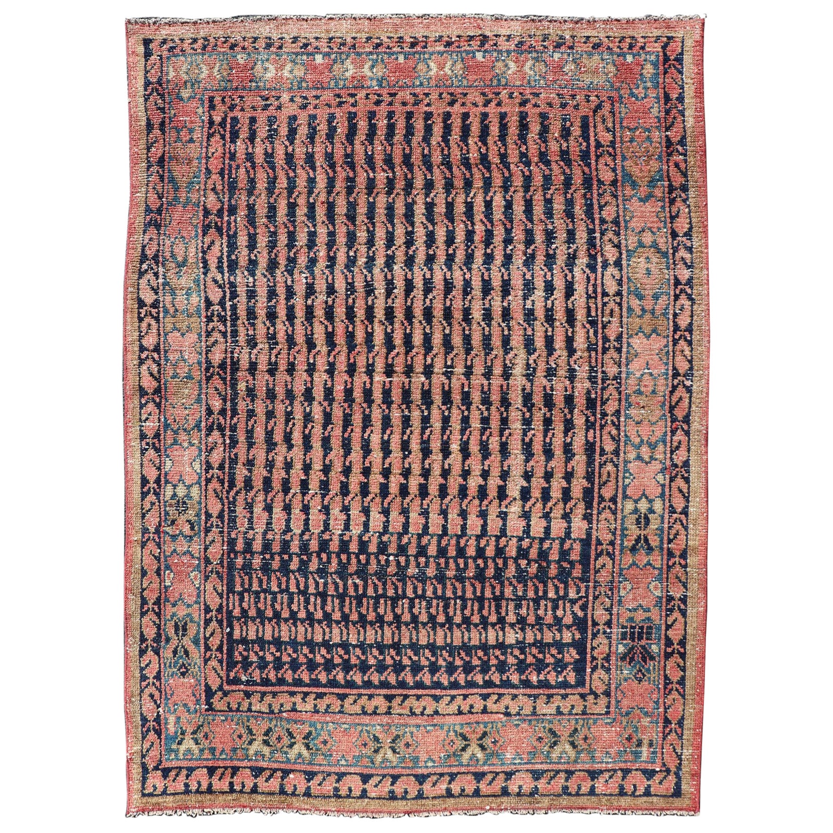 Bunter antiker persischer handgeknüpfter Hamadan-Teppich mit All-Over-Stammesmotiven im Angebot